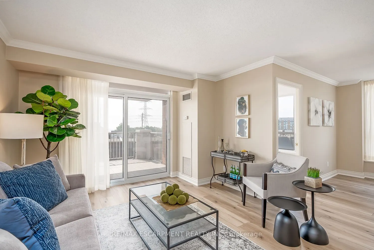 442 Maple Avenue, #408