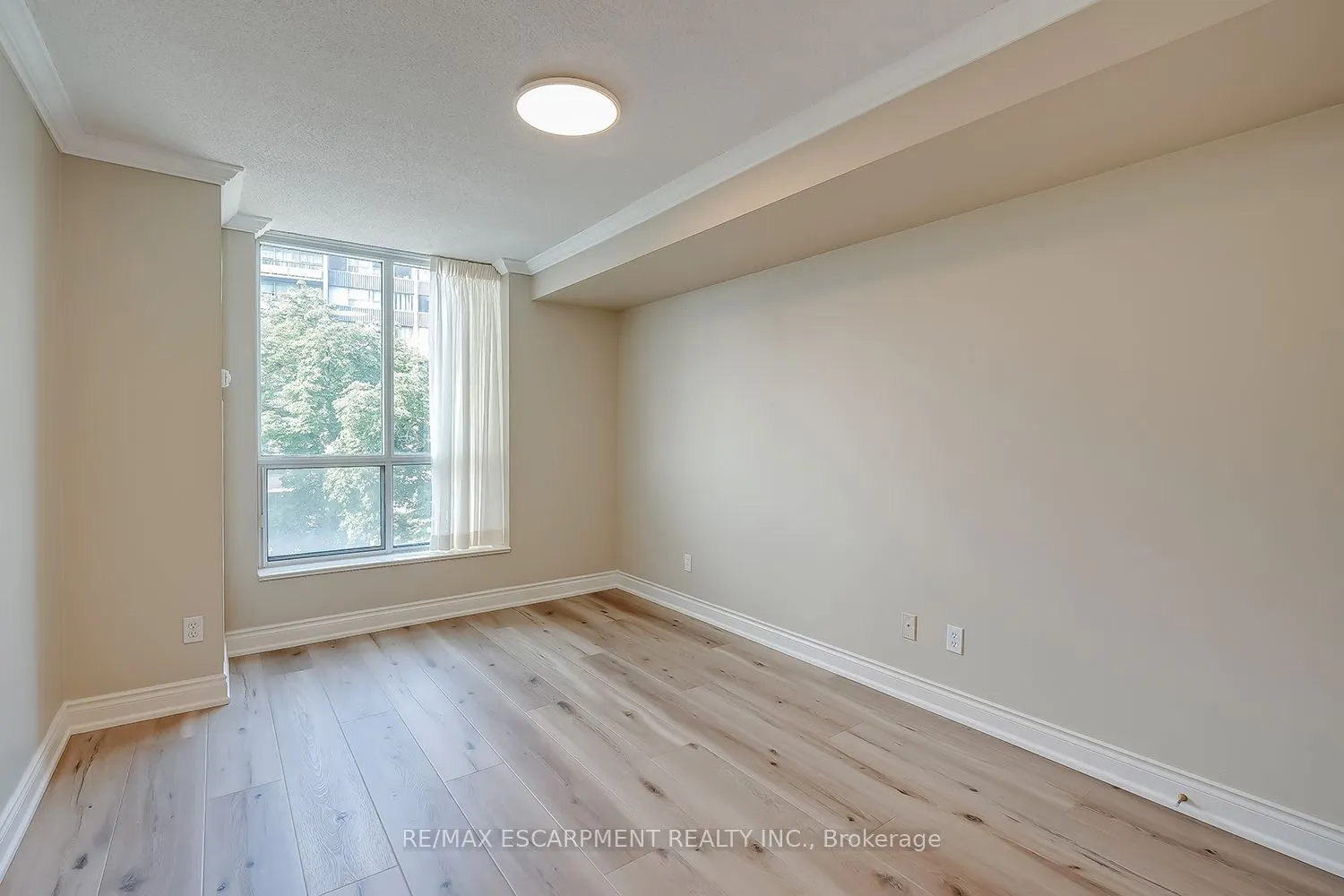 442 Maple Avenue, #408