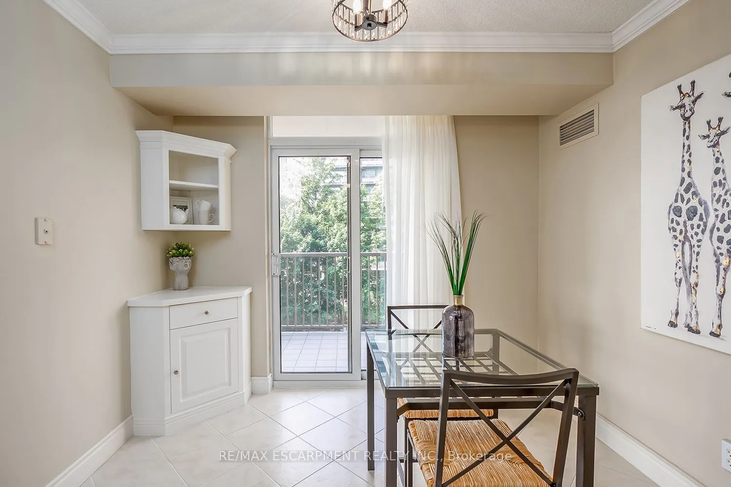 442 Maple Avenue, #408