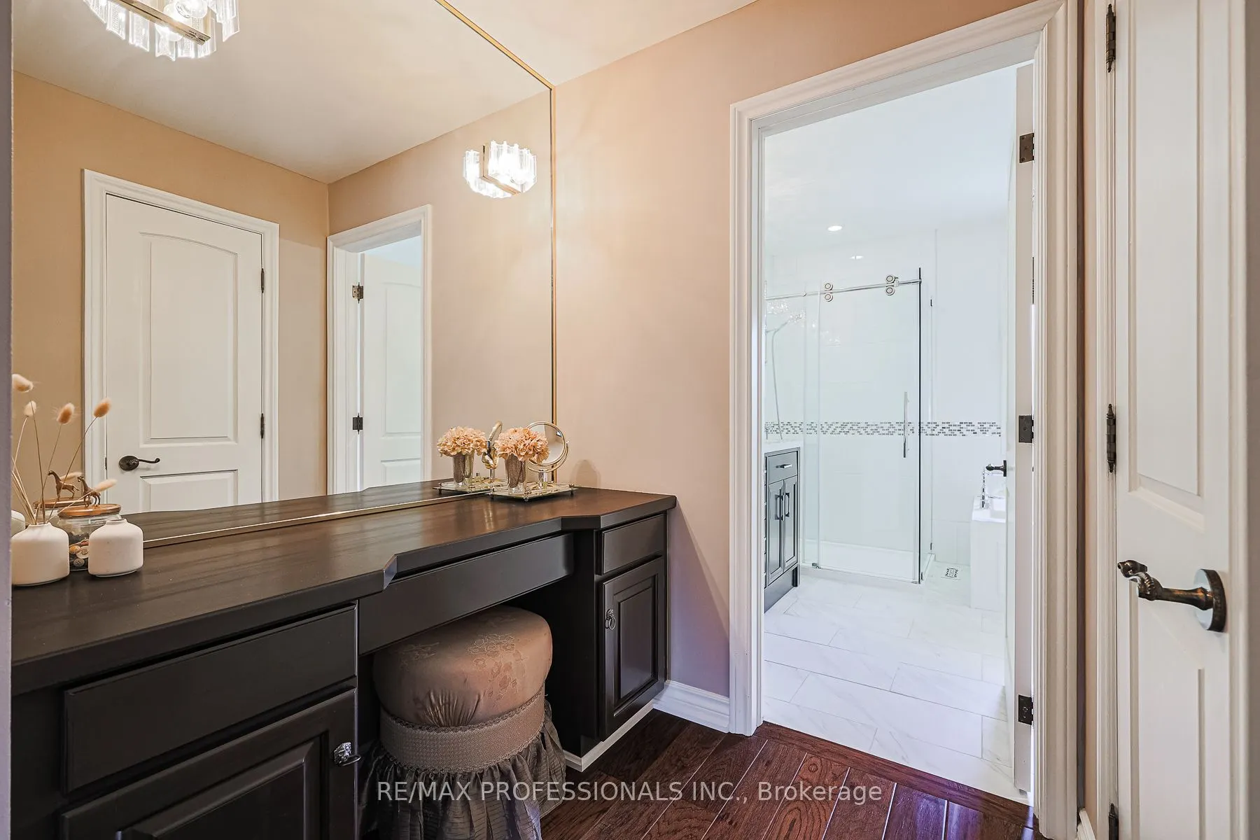 4 Neiltree Court