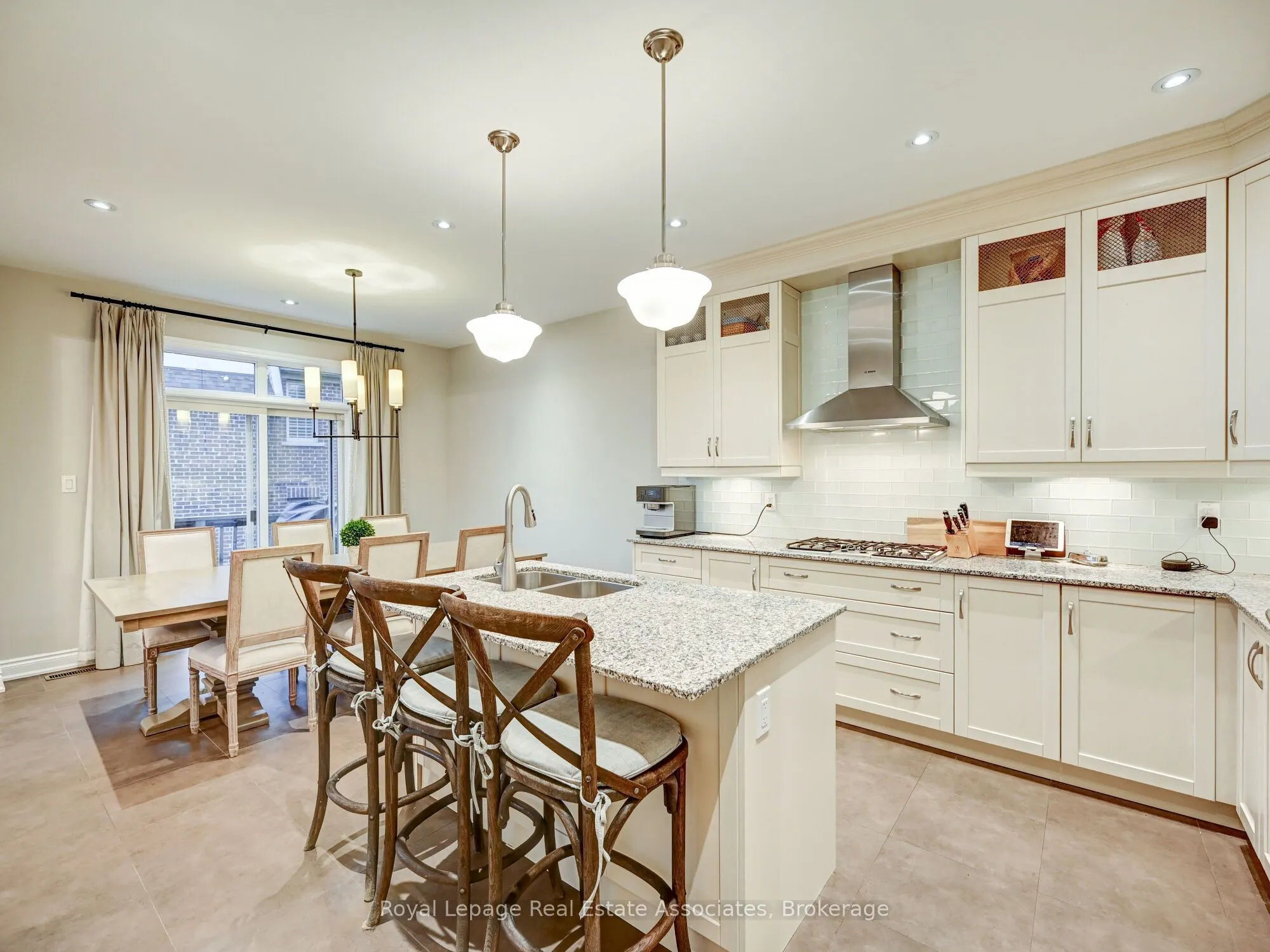 28 Harborn Road