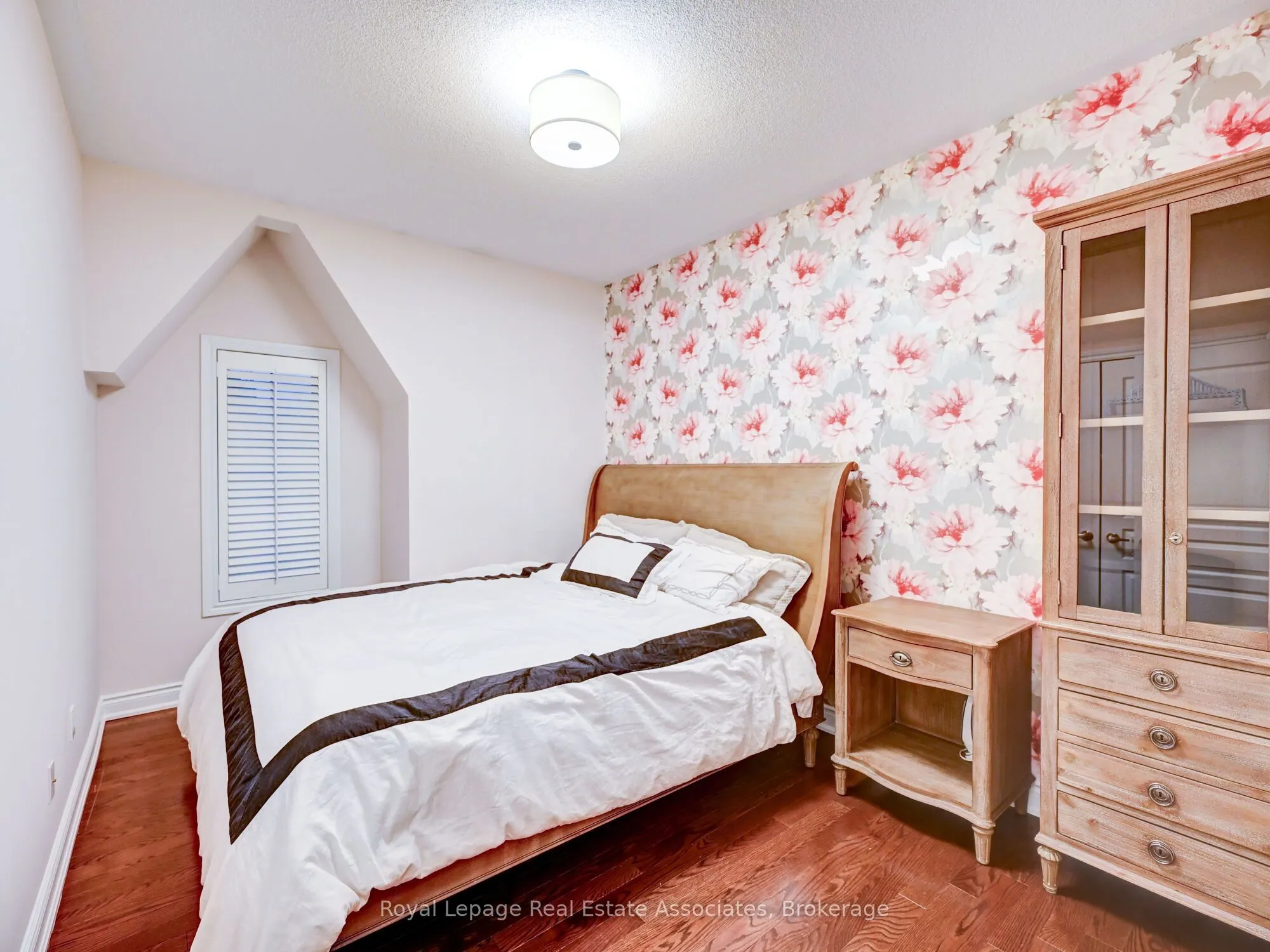 28 Harborn Road