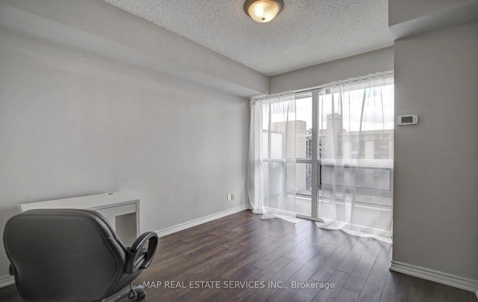 15 James Finlay Way, #805