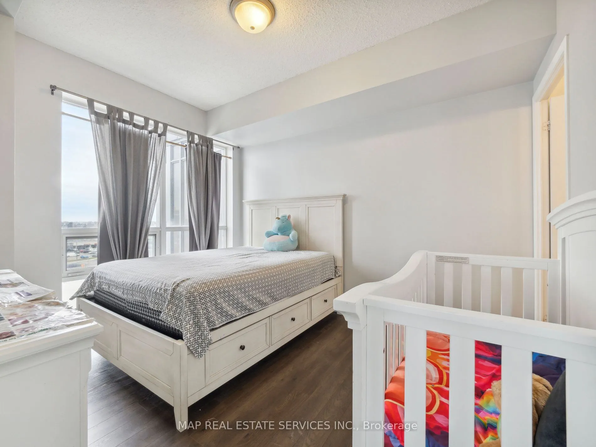 15 James Finlay Way, #805