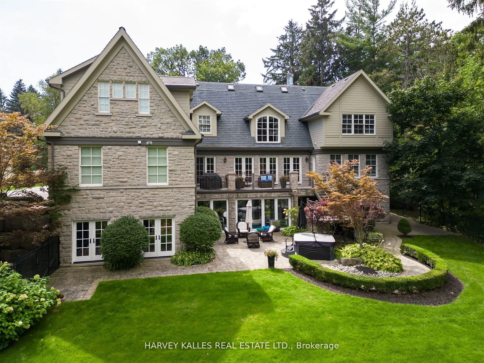 1199 Tecumseh Park Crescent