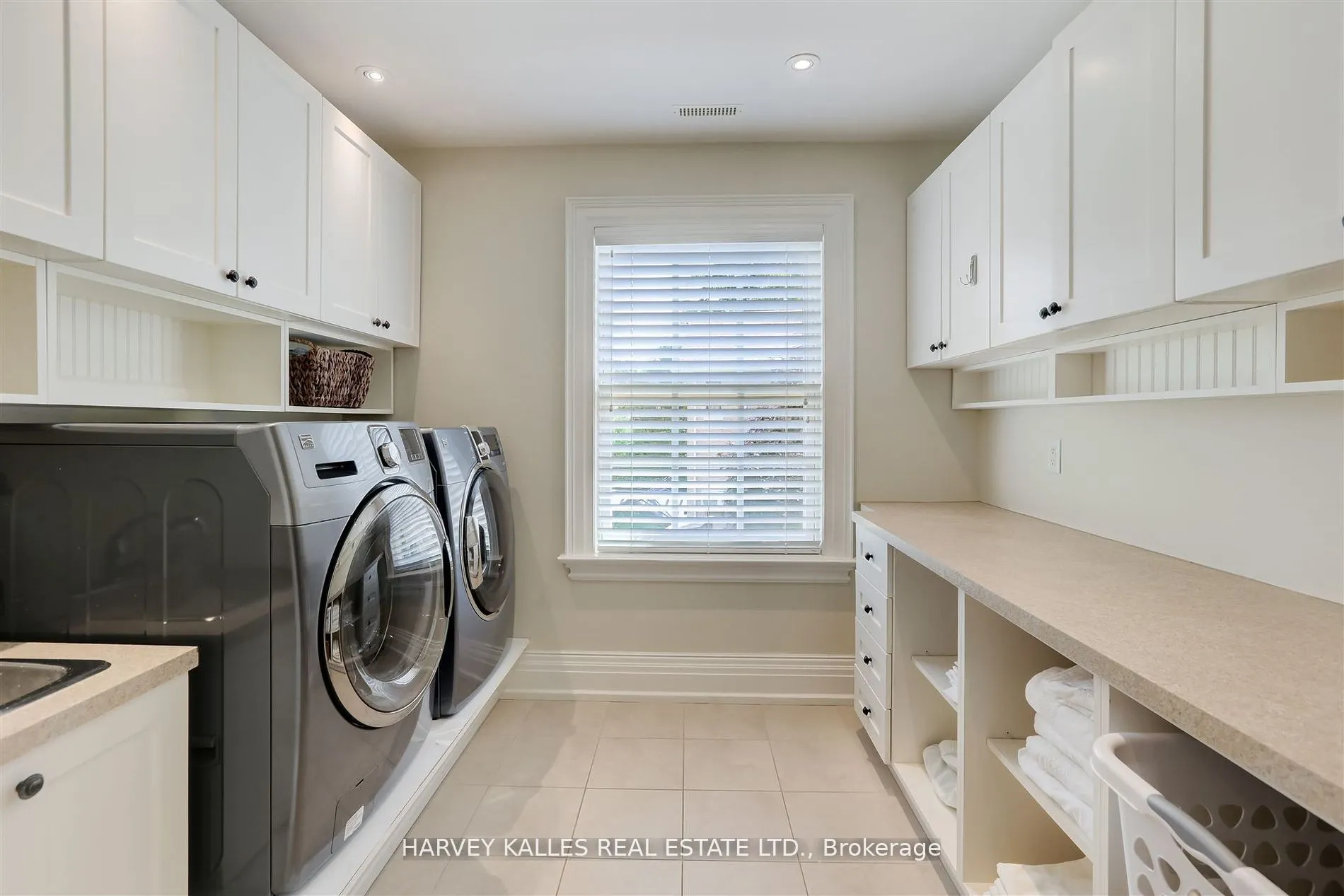 1199 Tecumseh Park Crescent