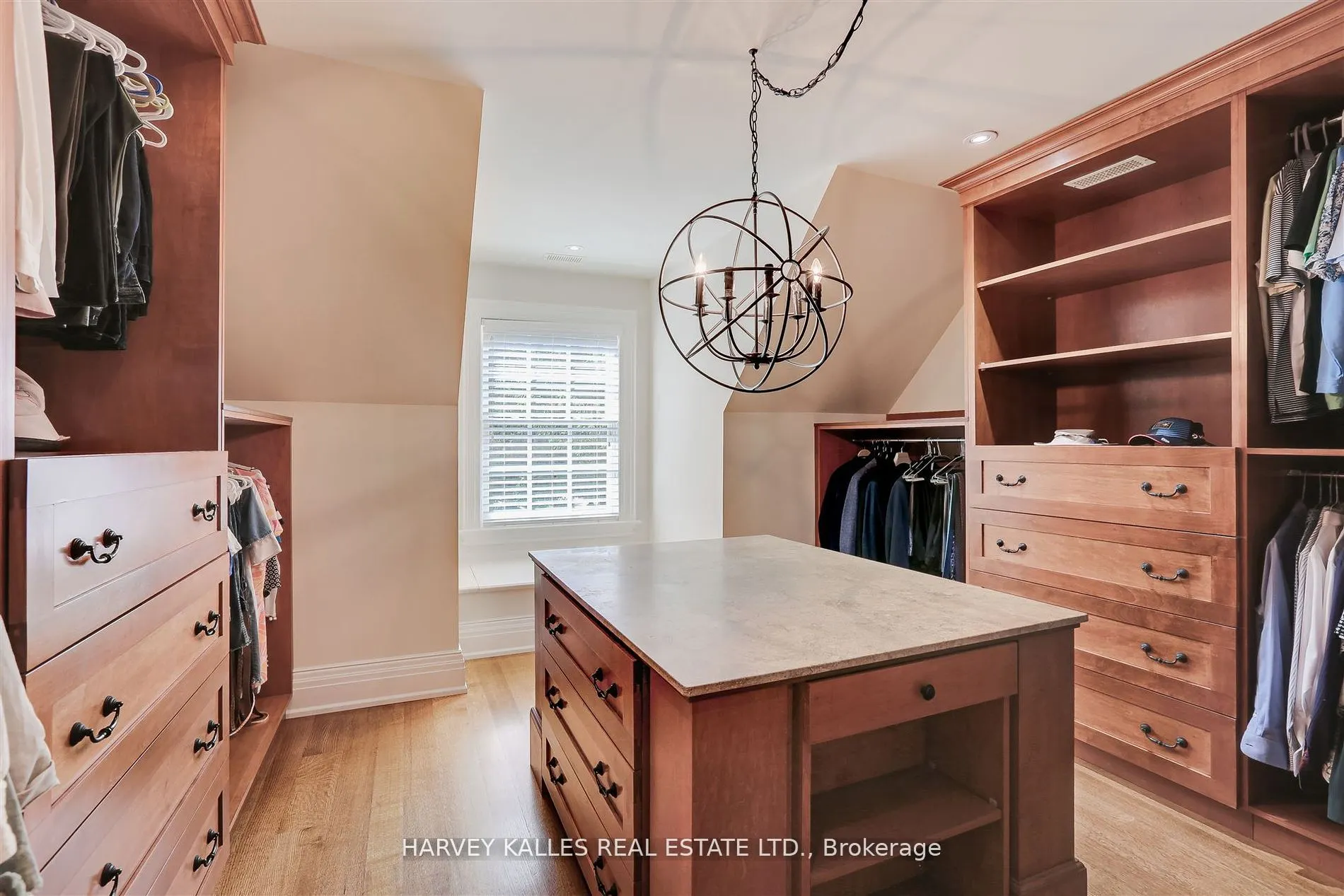 1199 Tecumseh Park Crescent