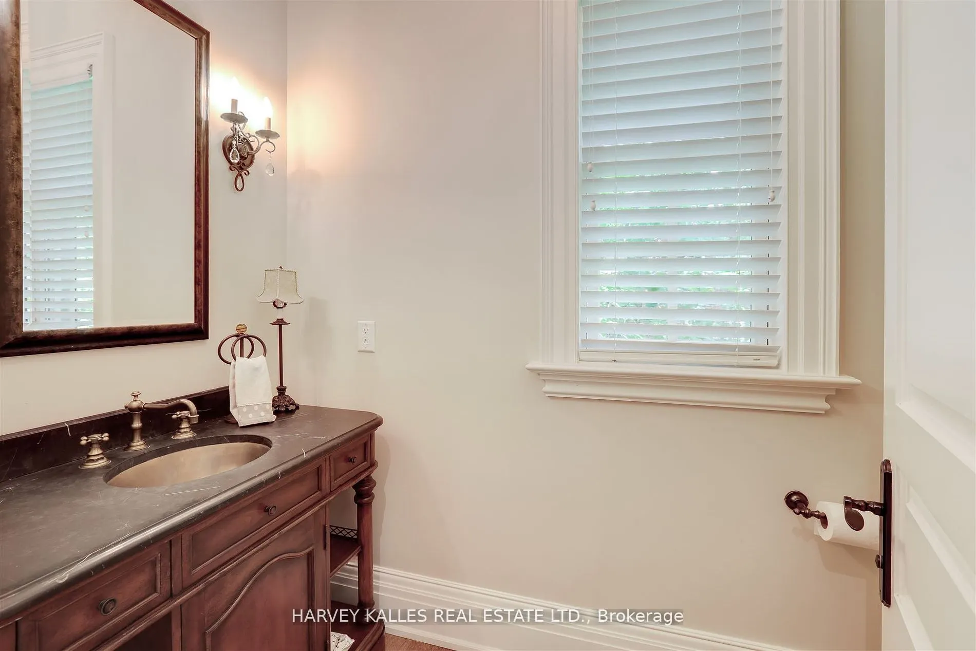 1199 Tecumseh Park Crescent