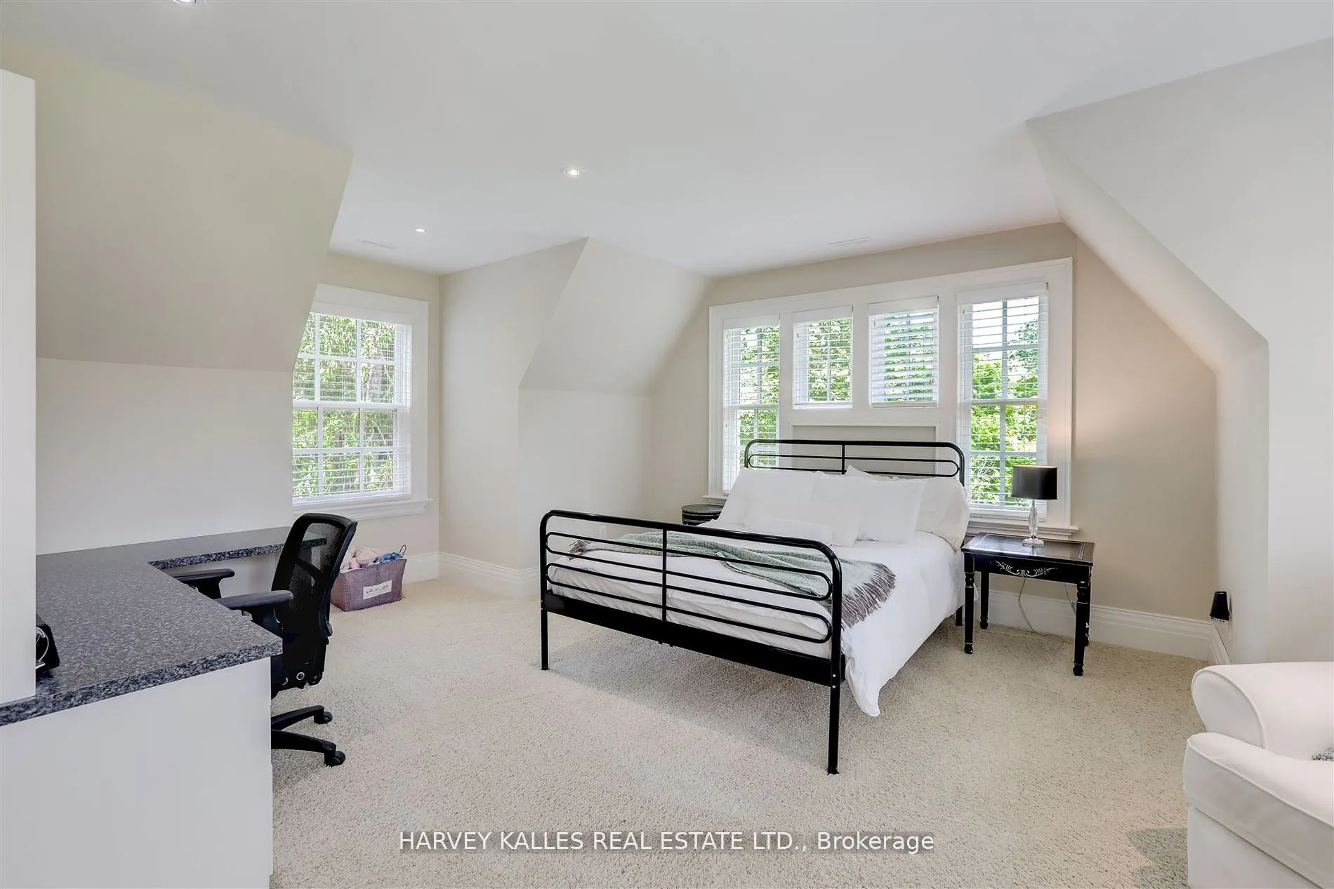 1199 Tecumseh Park Crescent