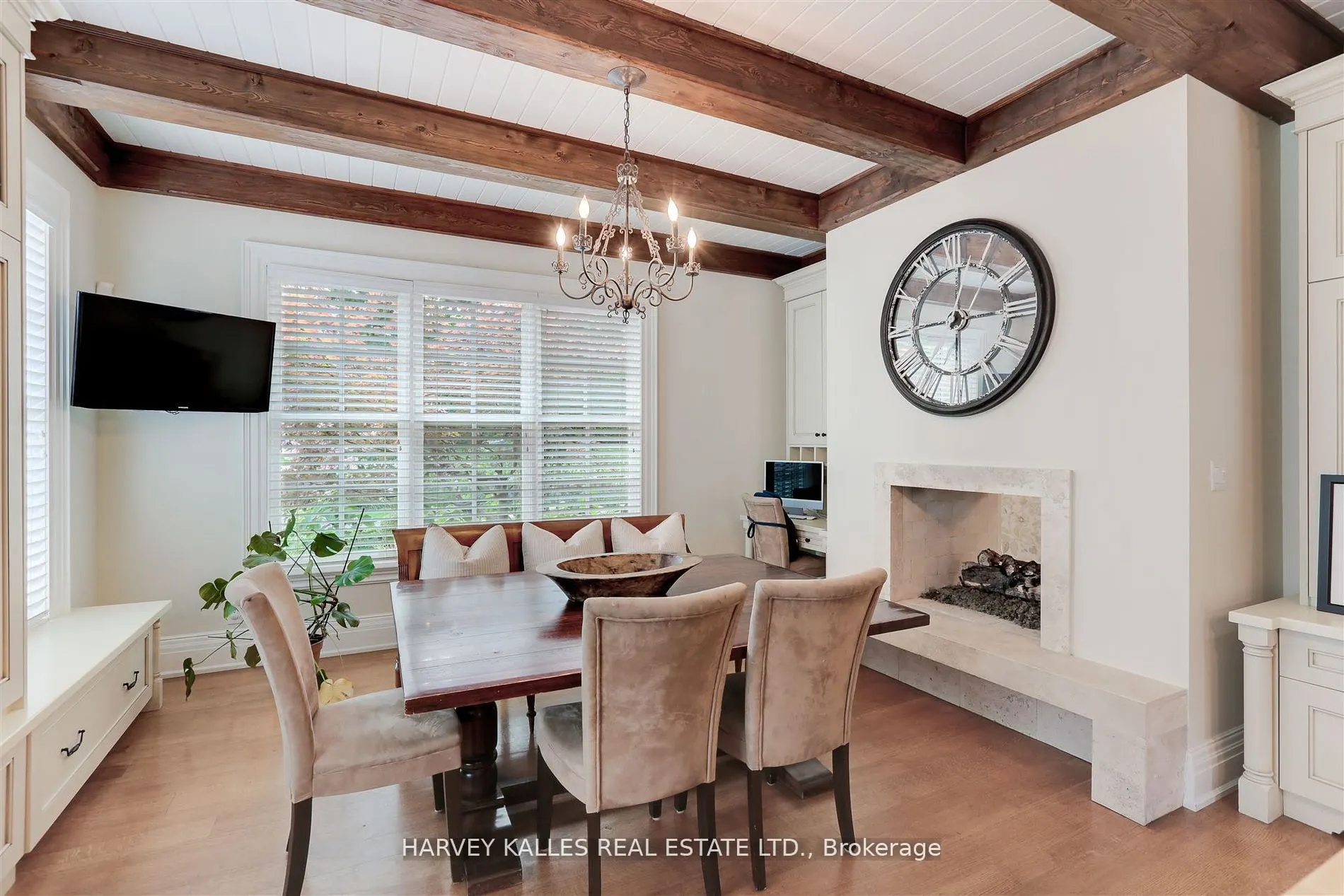 1199 Tecumseh Park Crescent