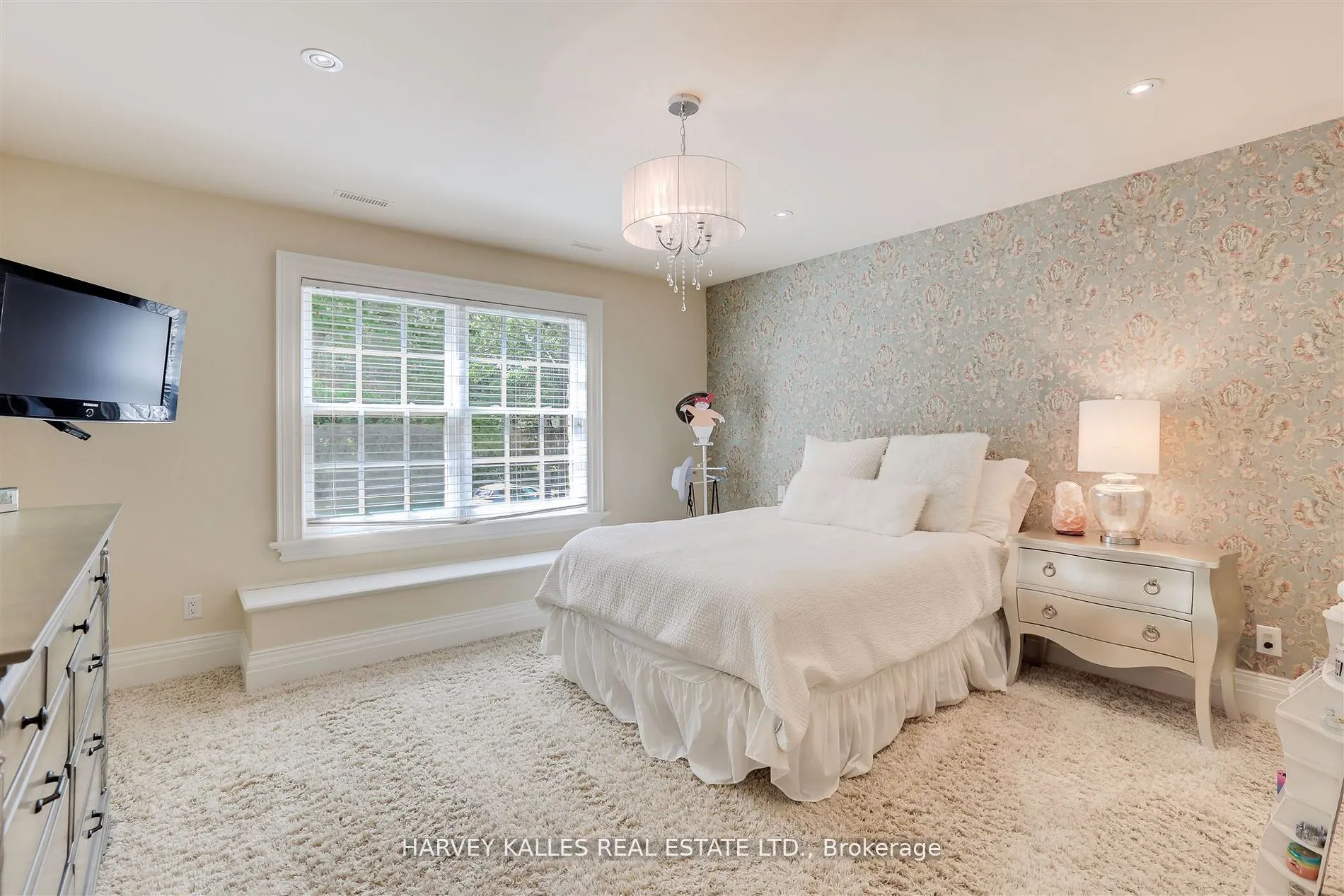 1199 Tecumseh Park Crescent