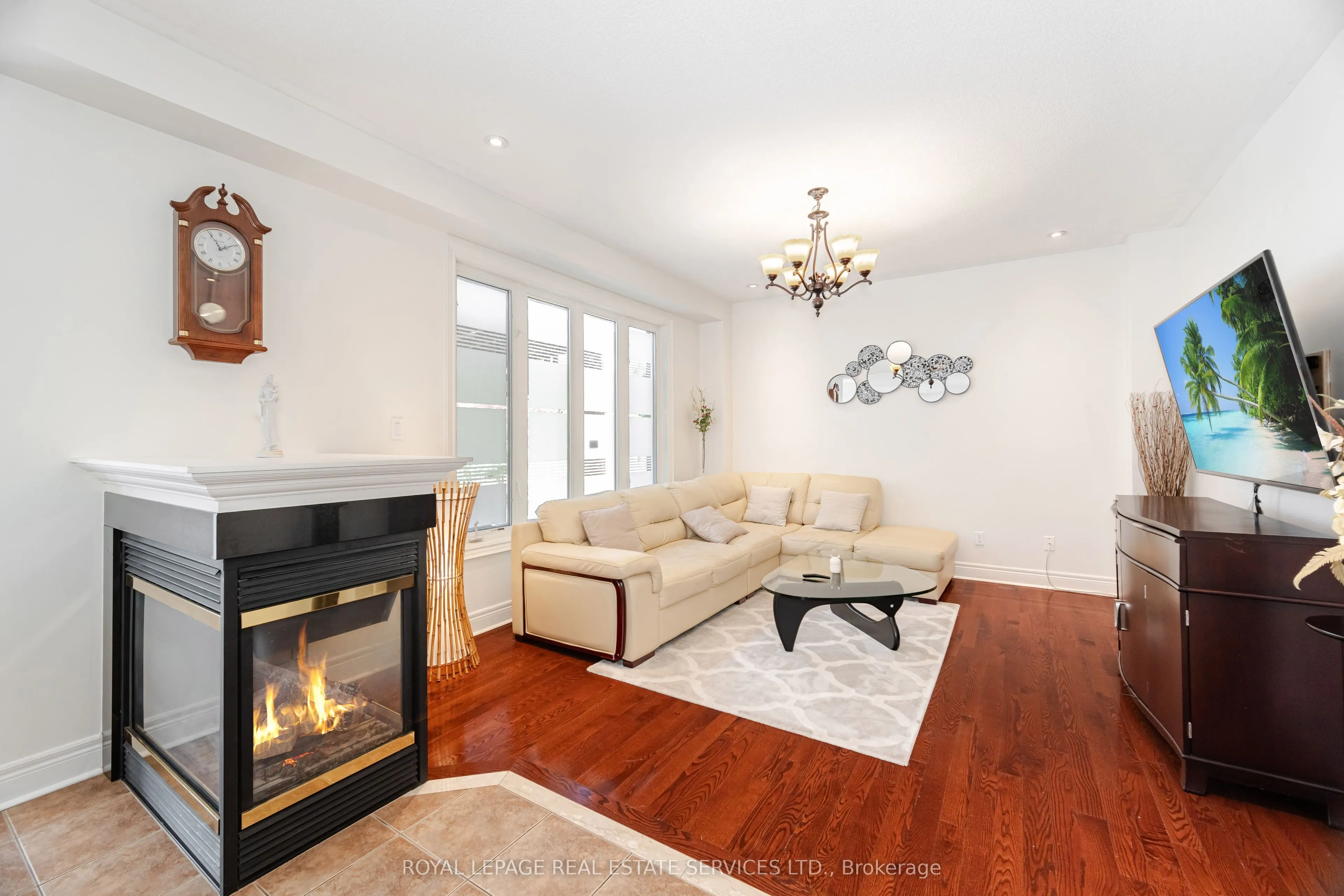 3809 Candlelight Drive