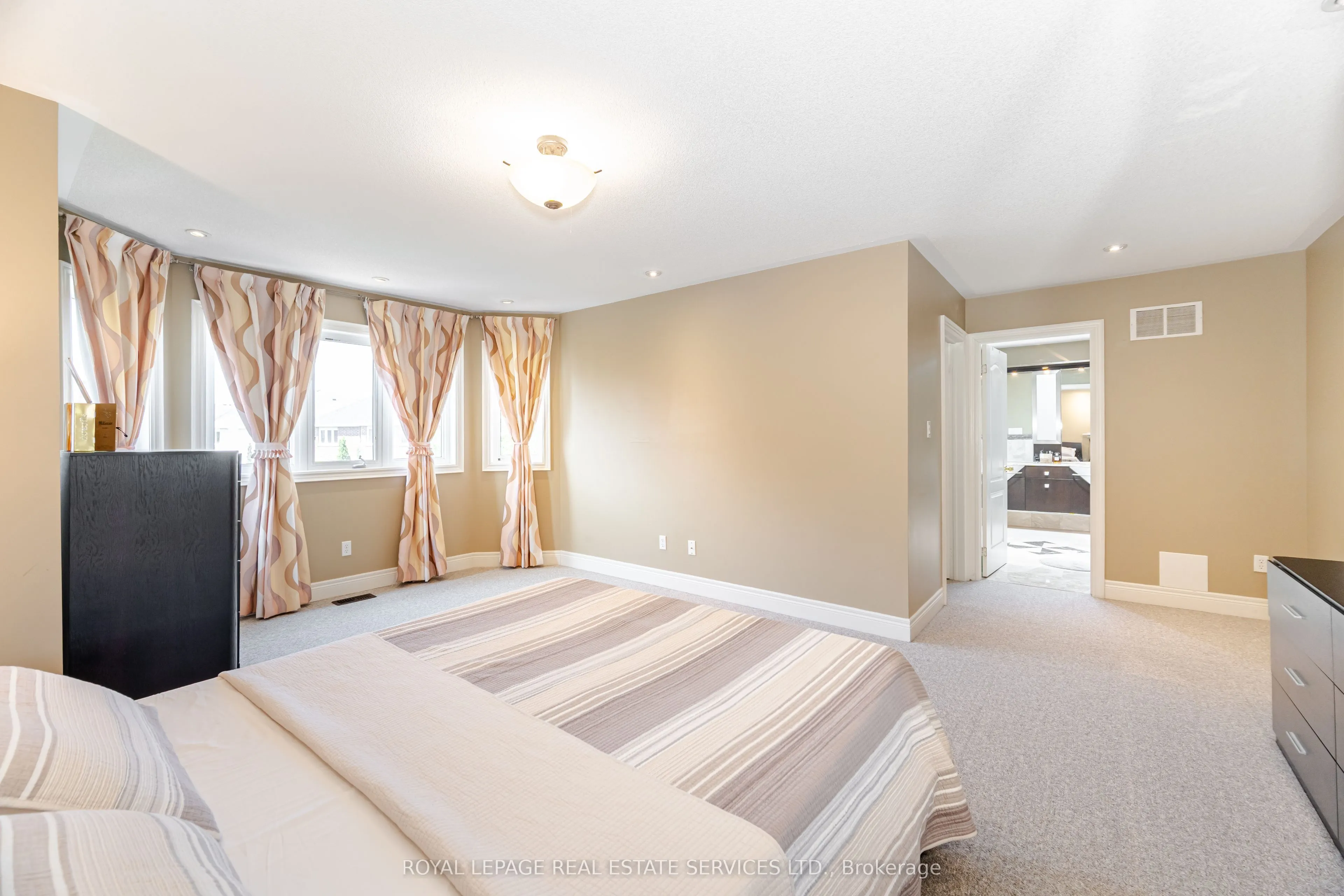 3809 Candlelight Drive