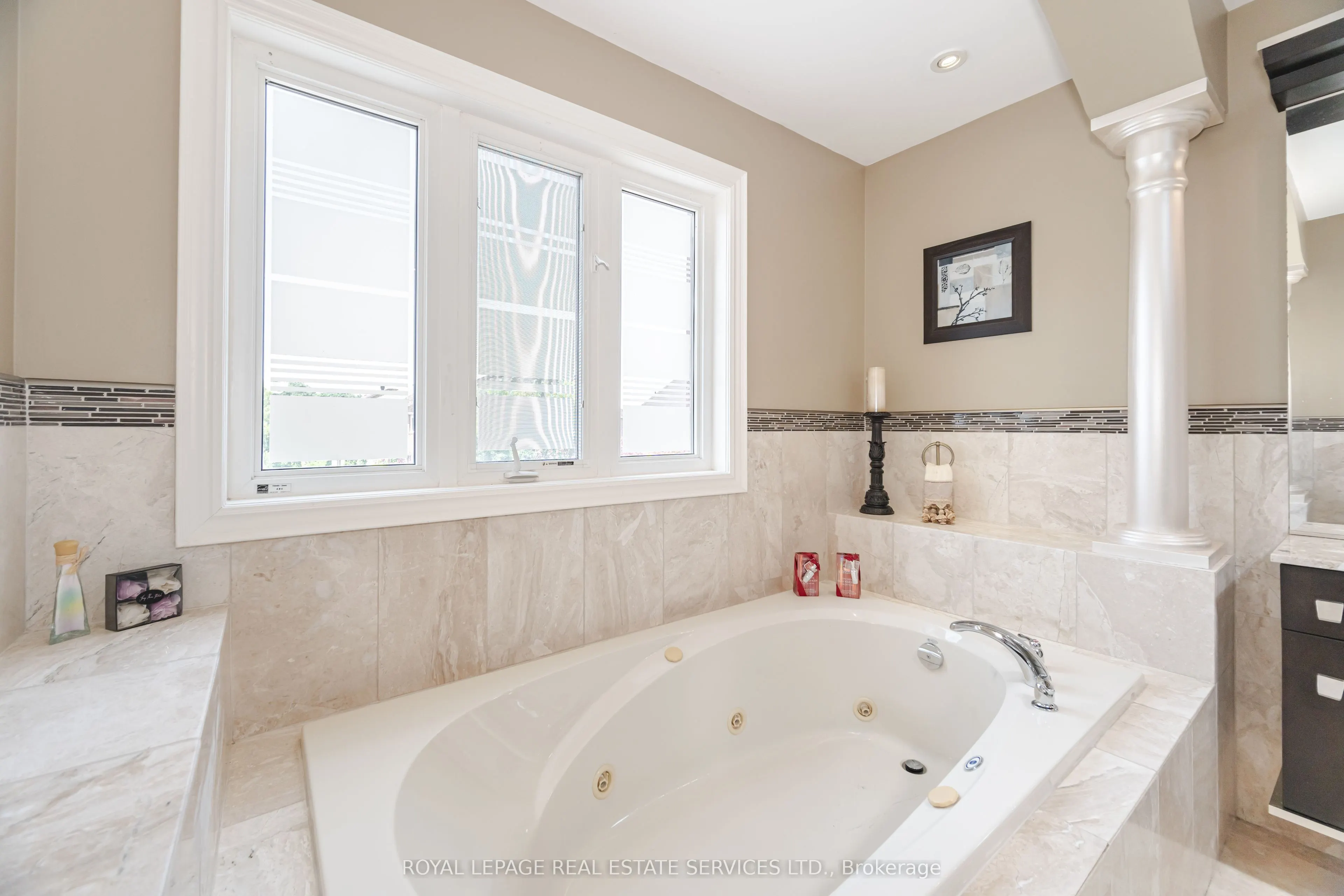 3809 Candlelight Drive