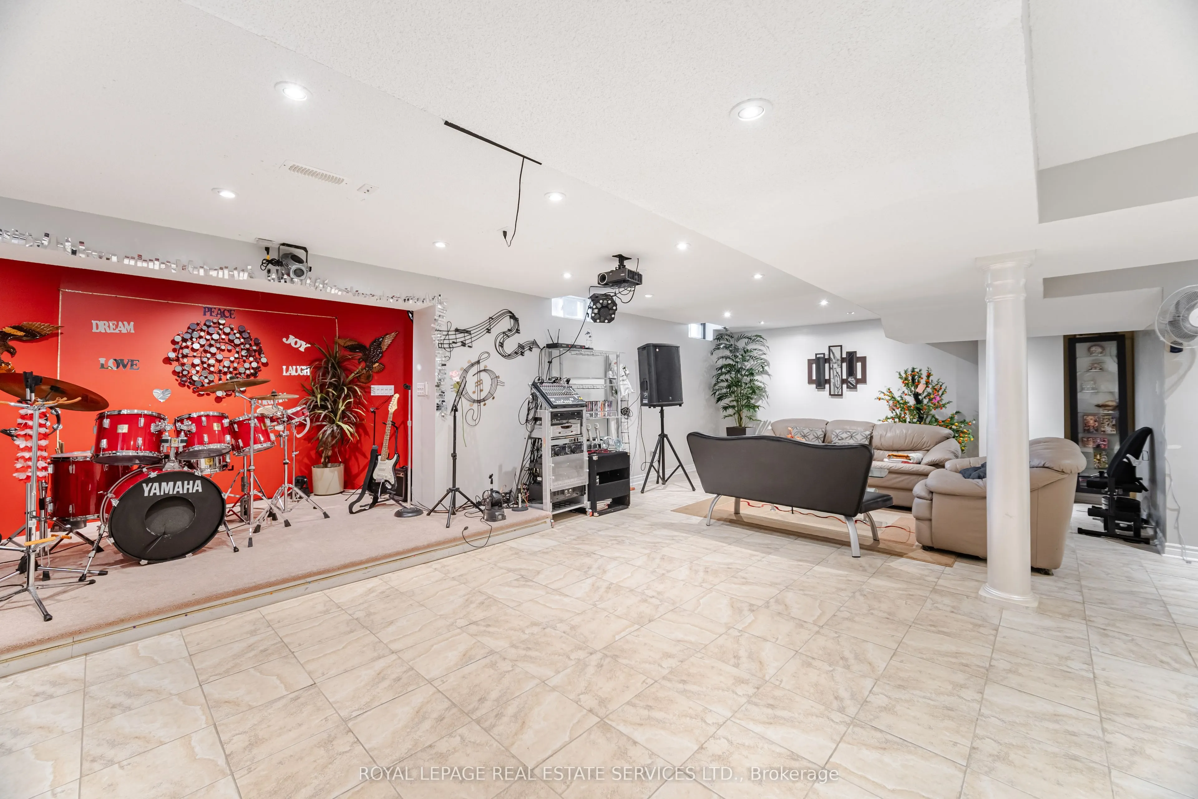 3809 Candlelight Drive