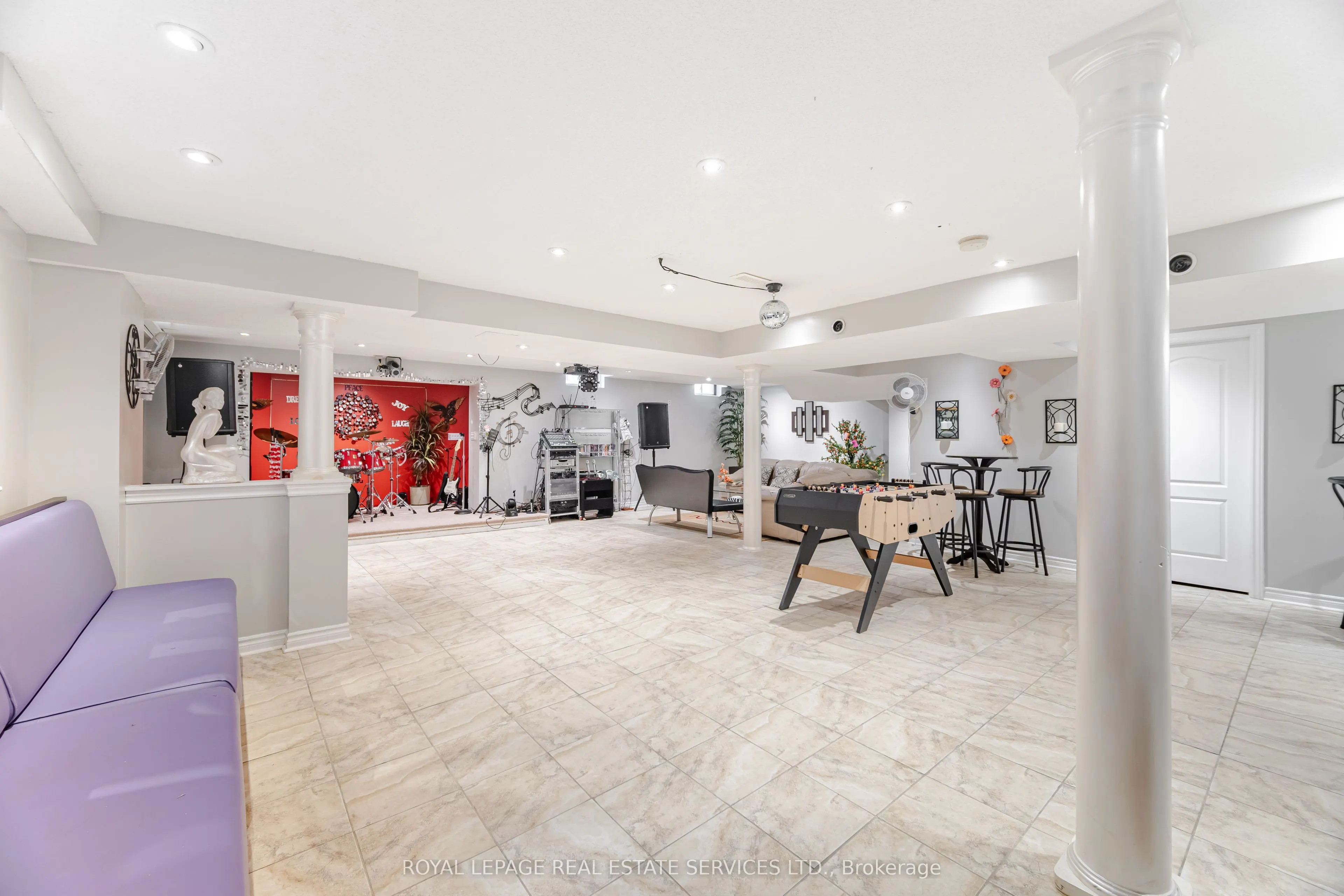 3809 Candlelight Drive