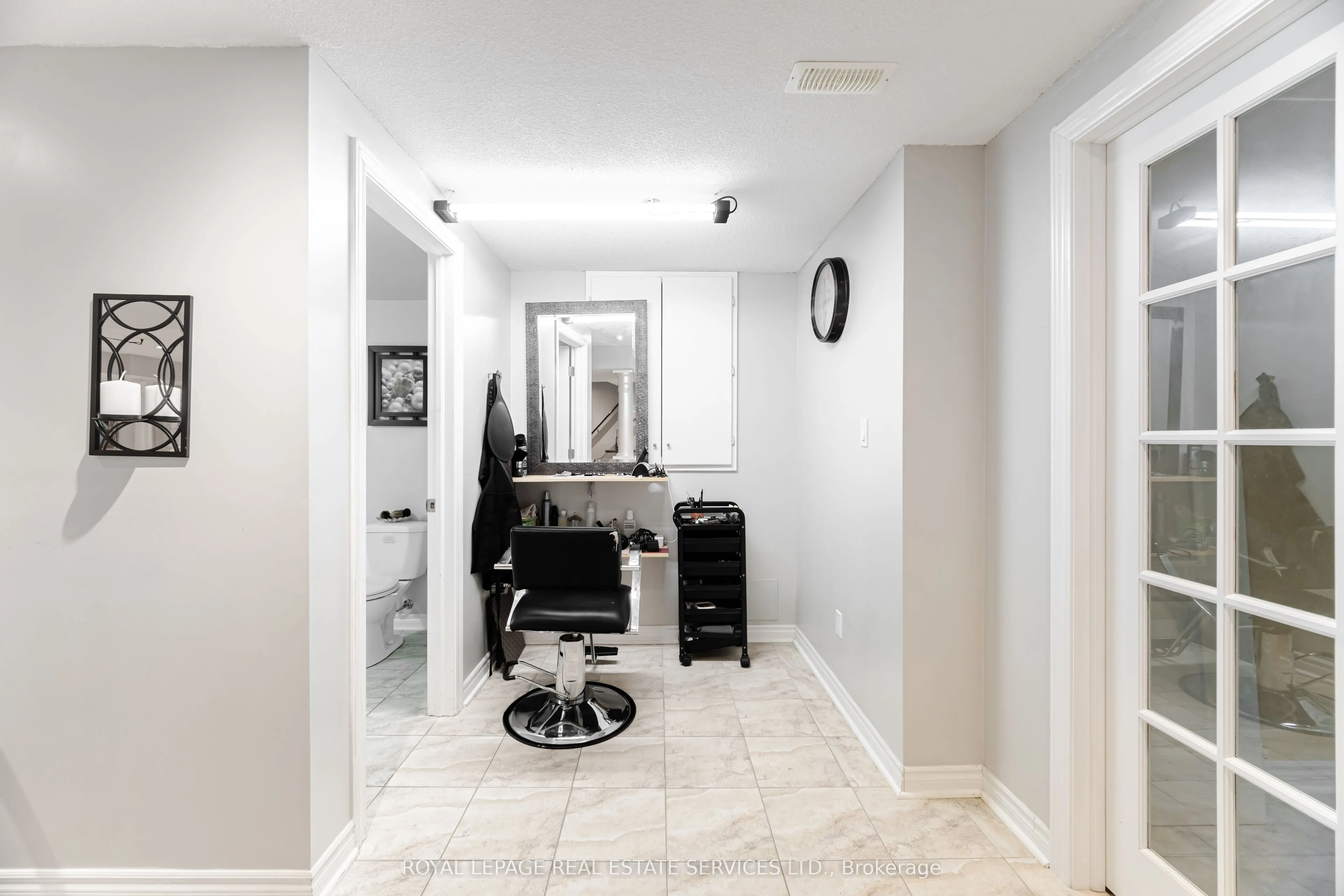 3809 Candlelight Drive