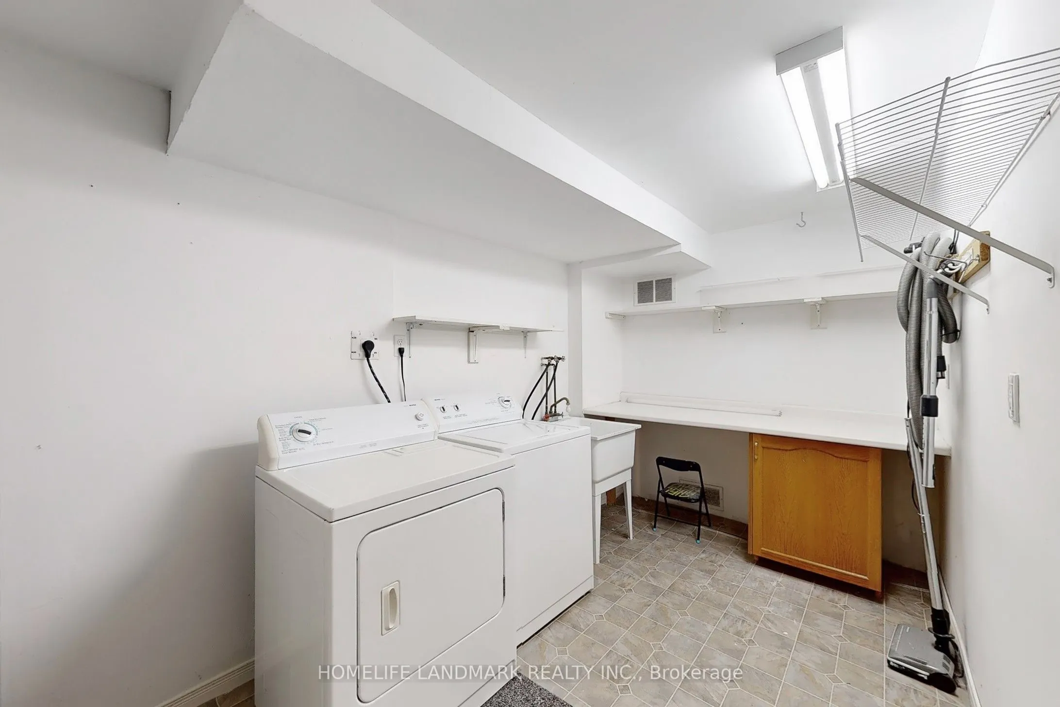 2276 Grouse Lane
