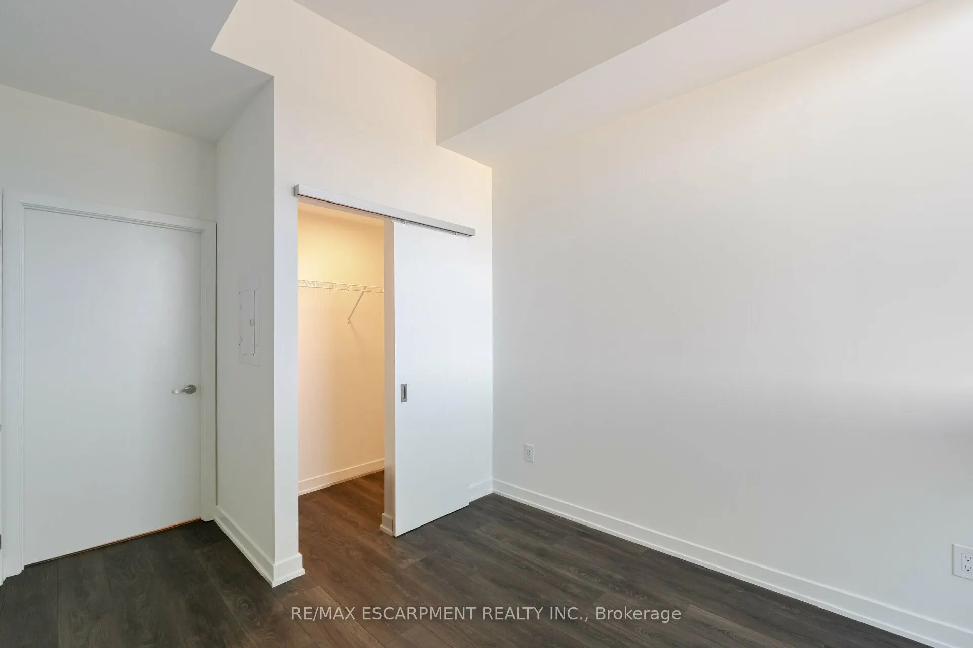 28 Ann Street W, #801