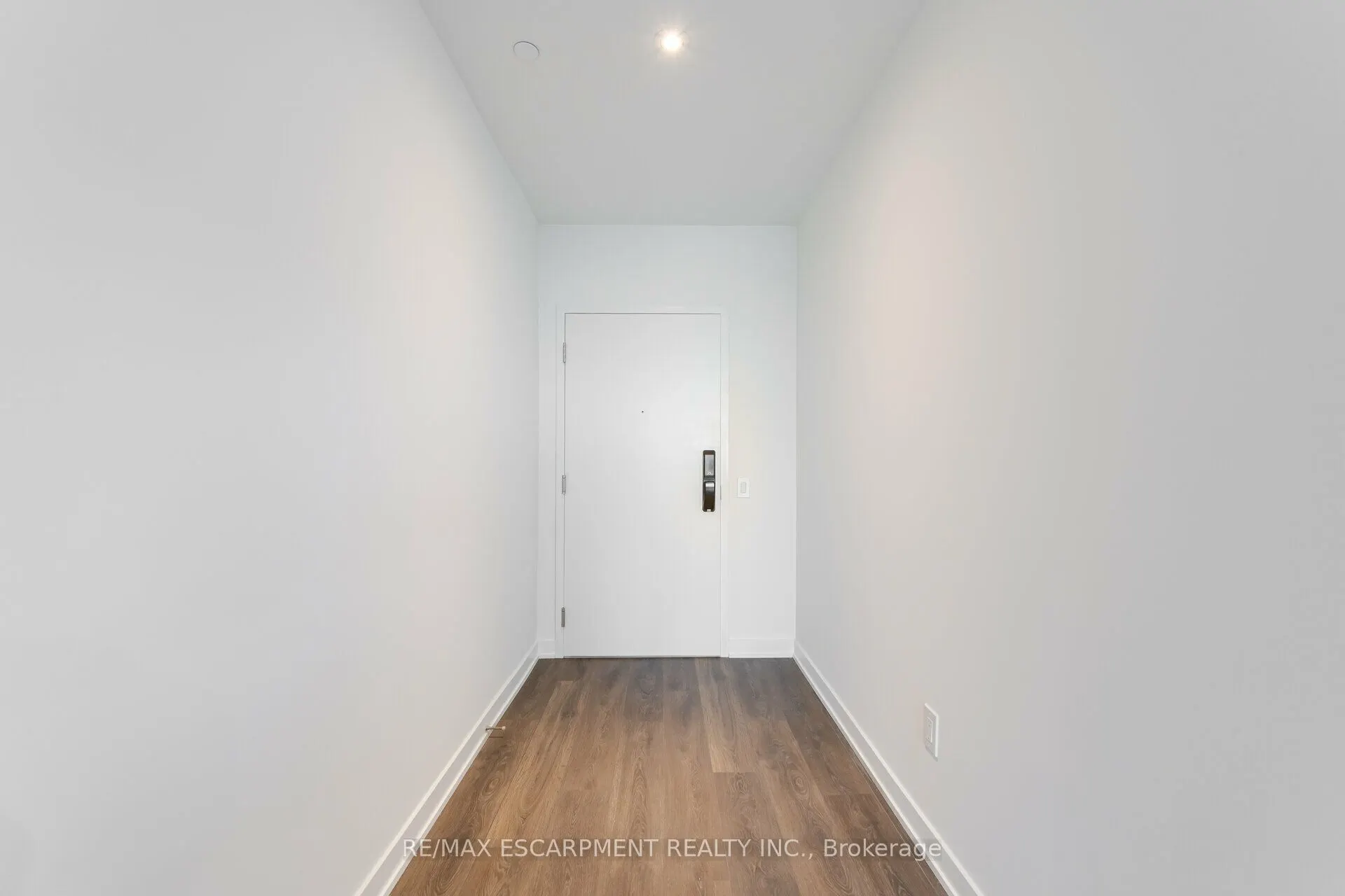 28 Ann Street W, #801