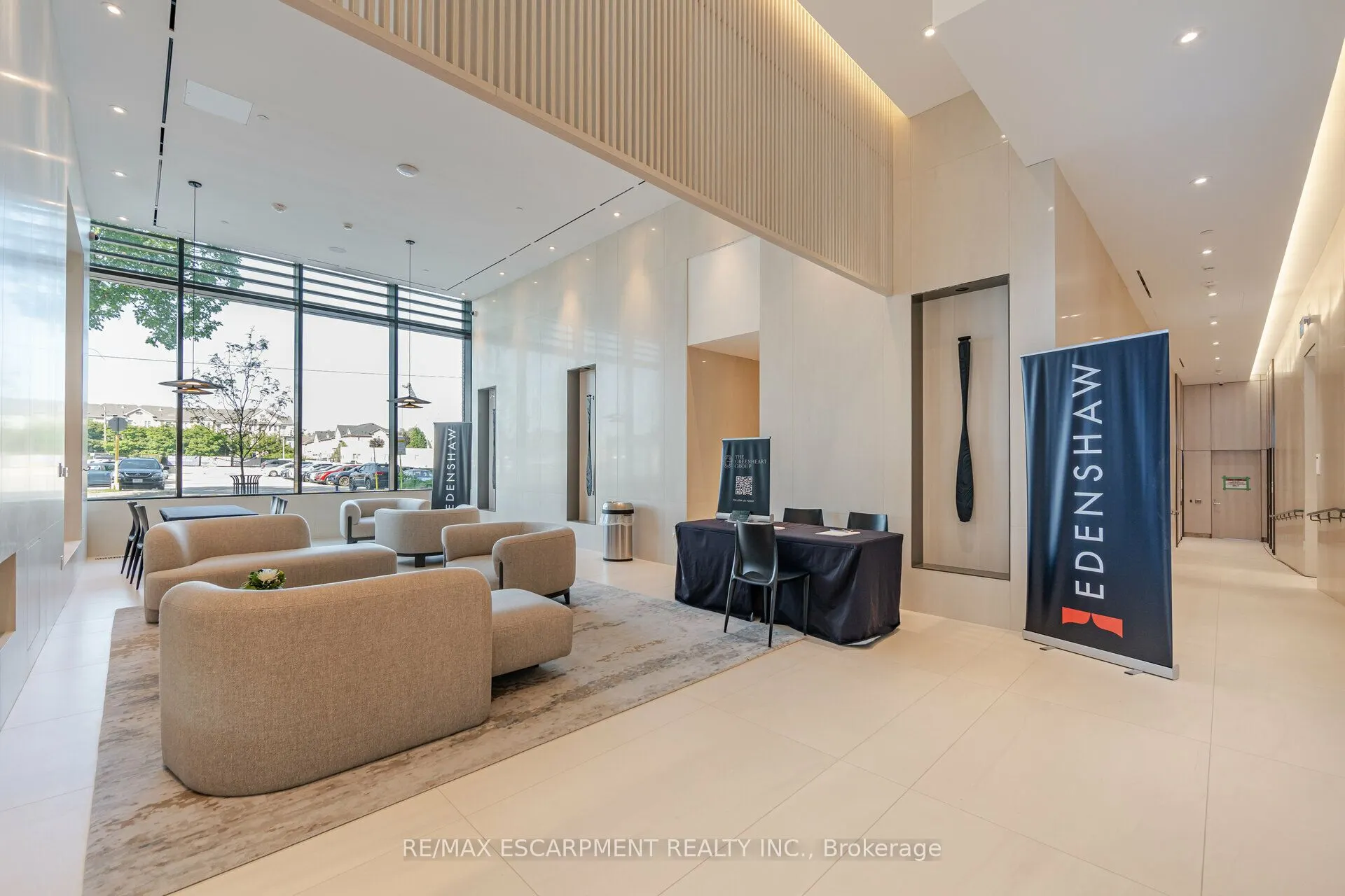 28 Ann Street W, #801