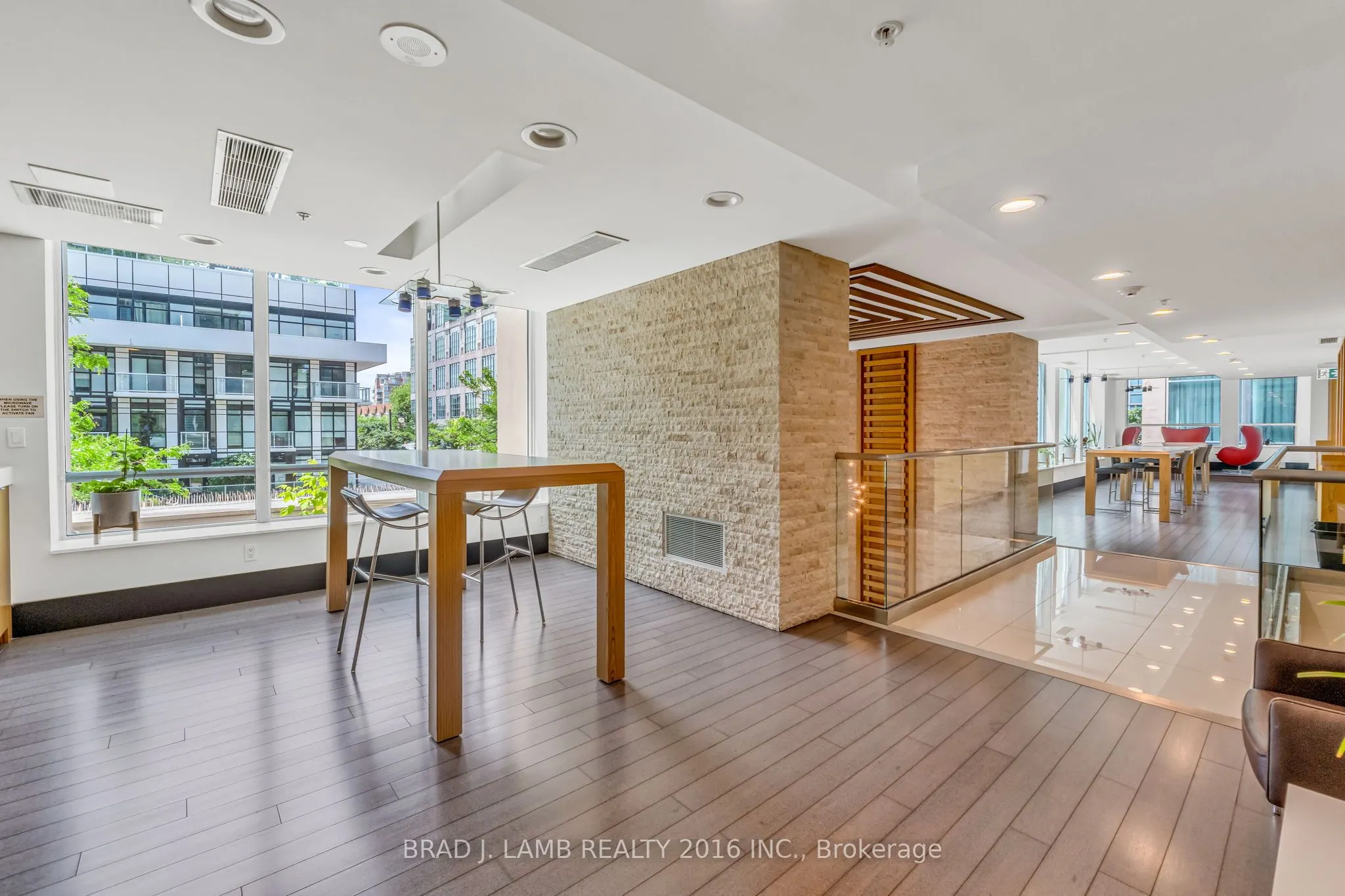 165 Legion Road N, #1031