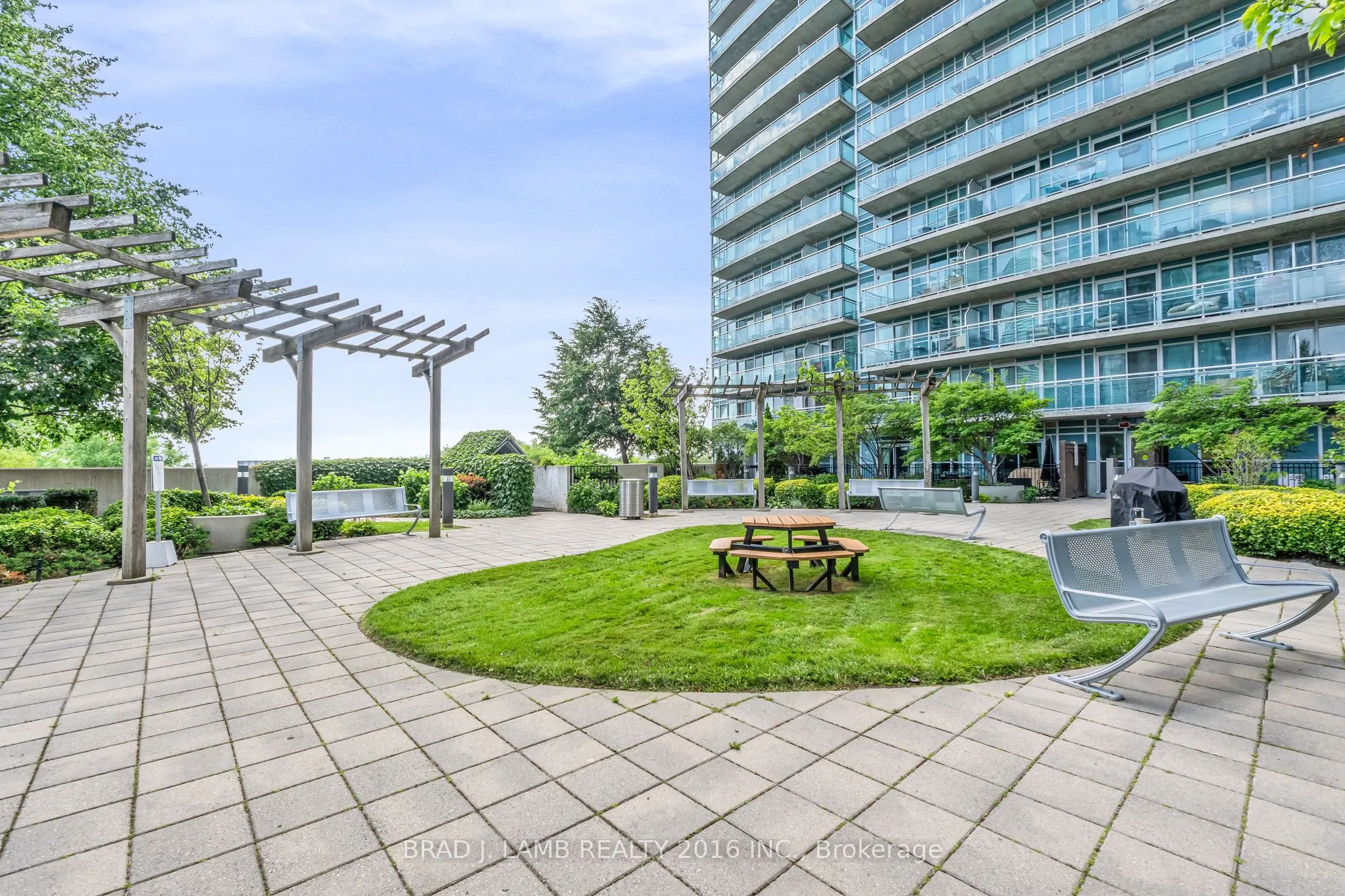 165 Legion Road N, #1031