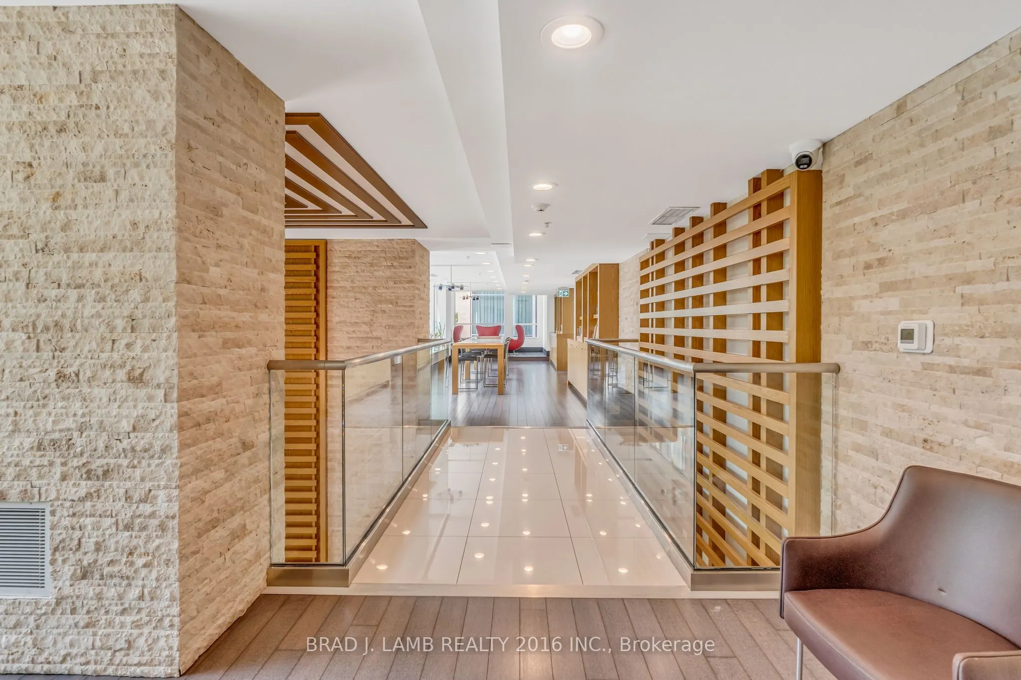 165 Legion Road N, #1031