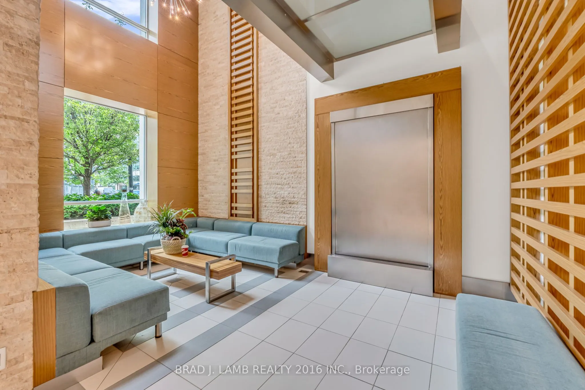 165 Legion Road N, #1031