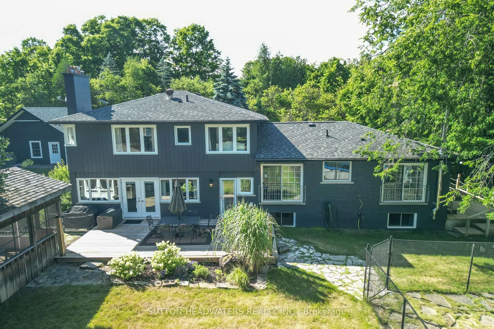 563 River Road