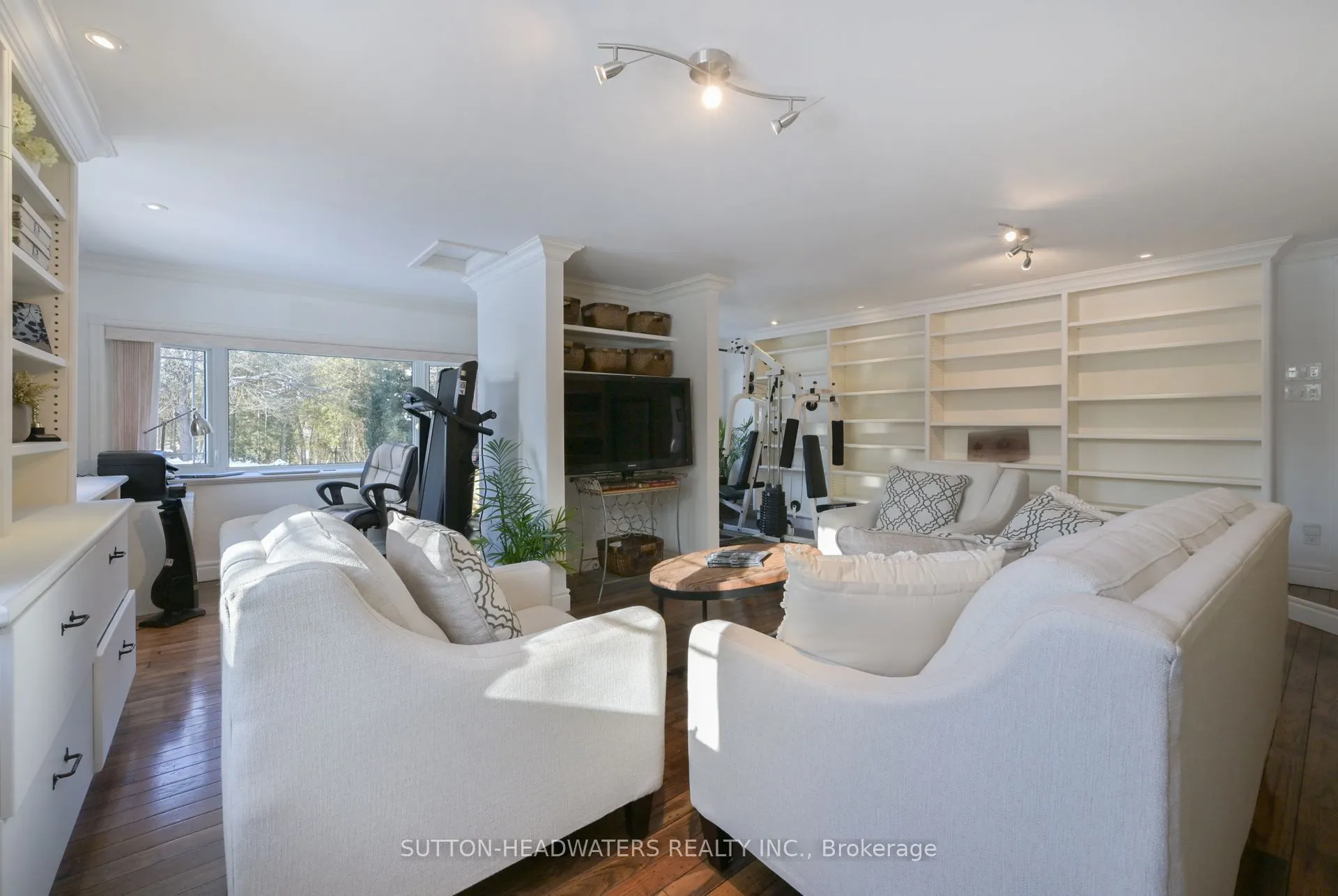 563 River Road