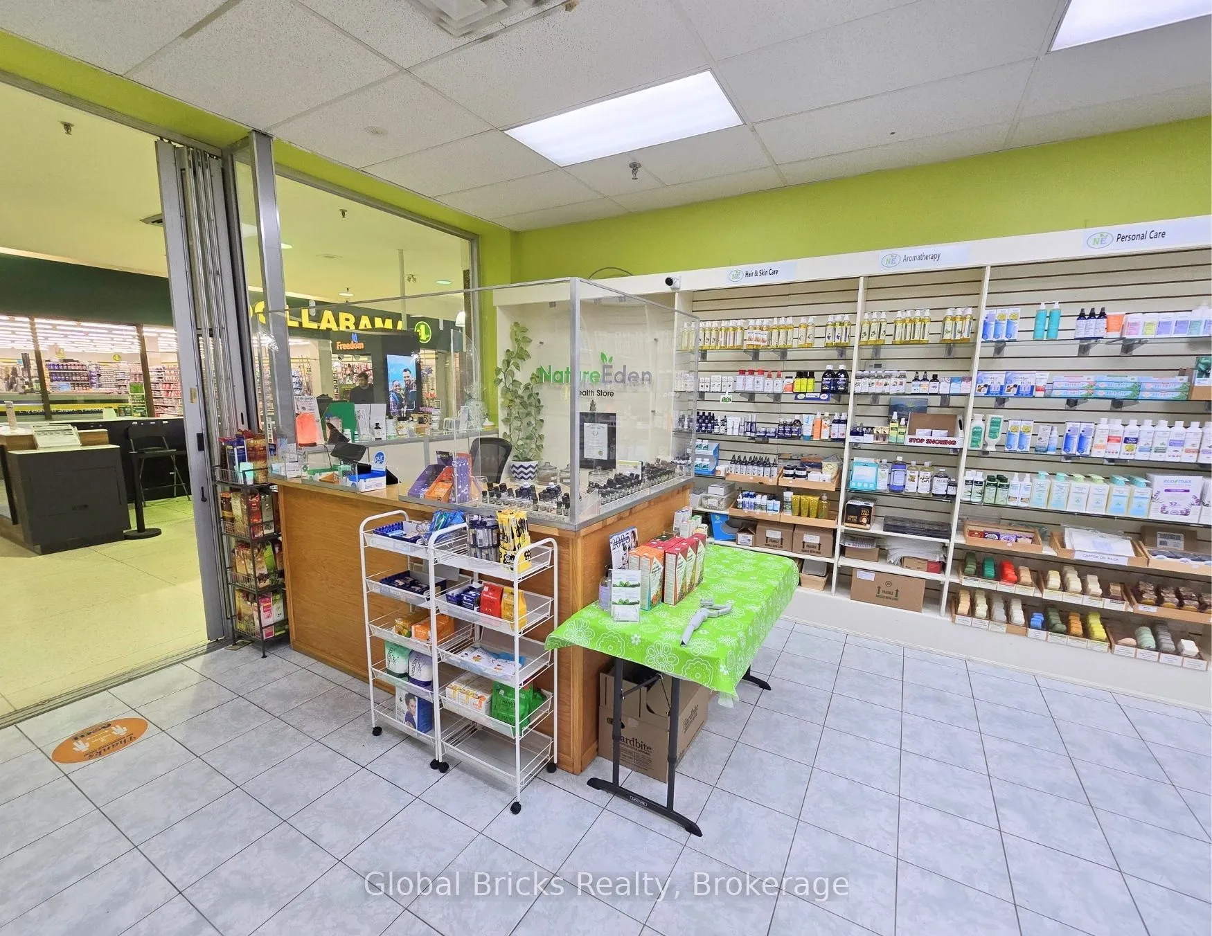 1151 Dundas Street W, #33