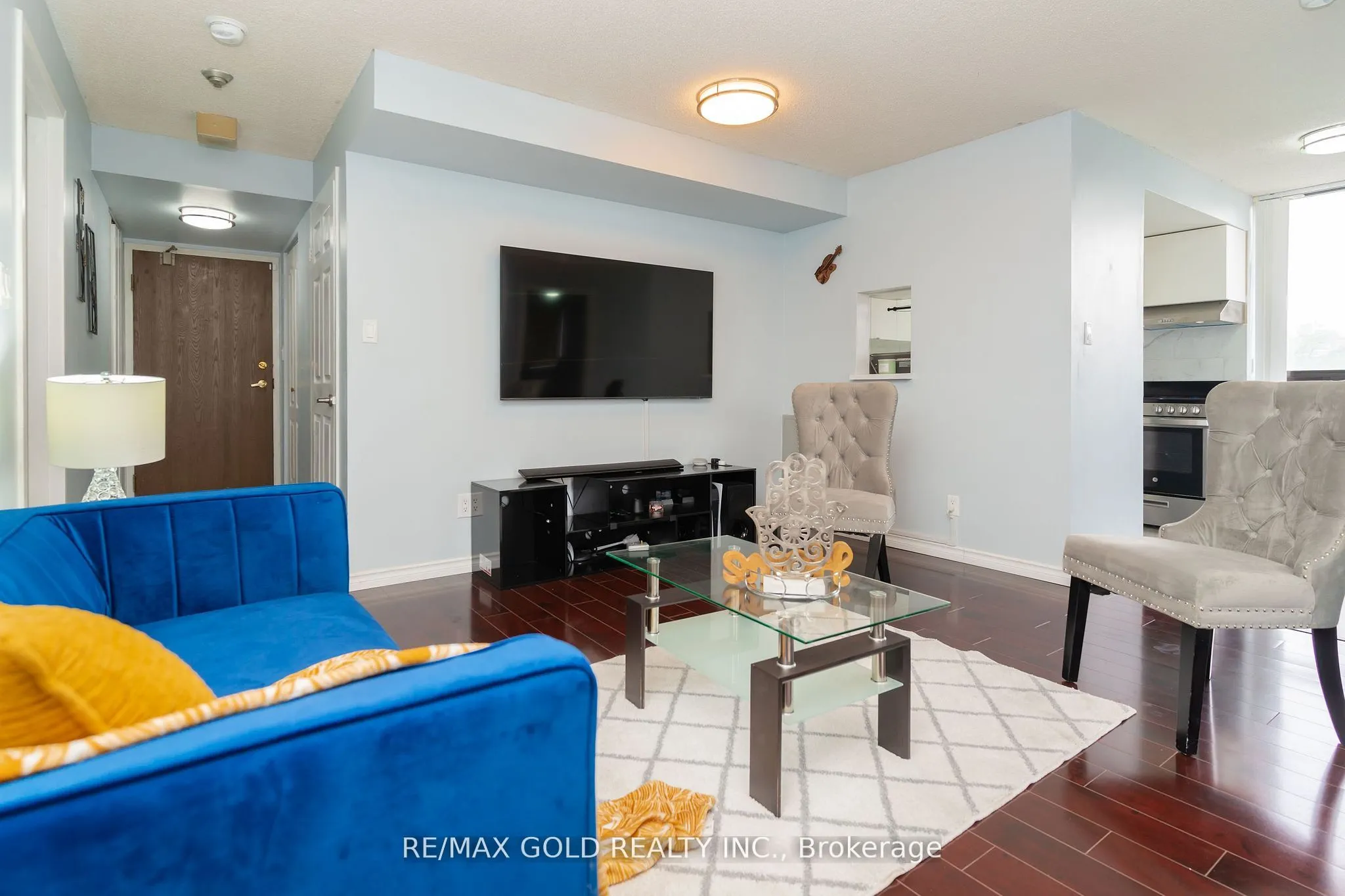 25 Agnes Street, #201