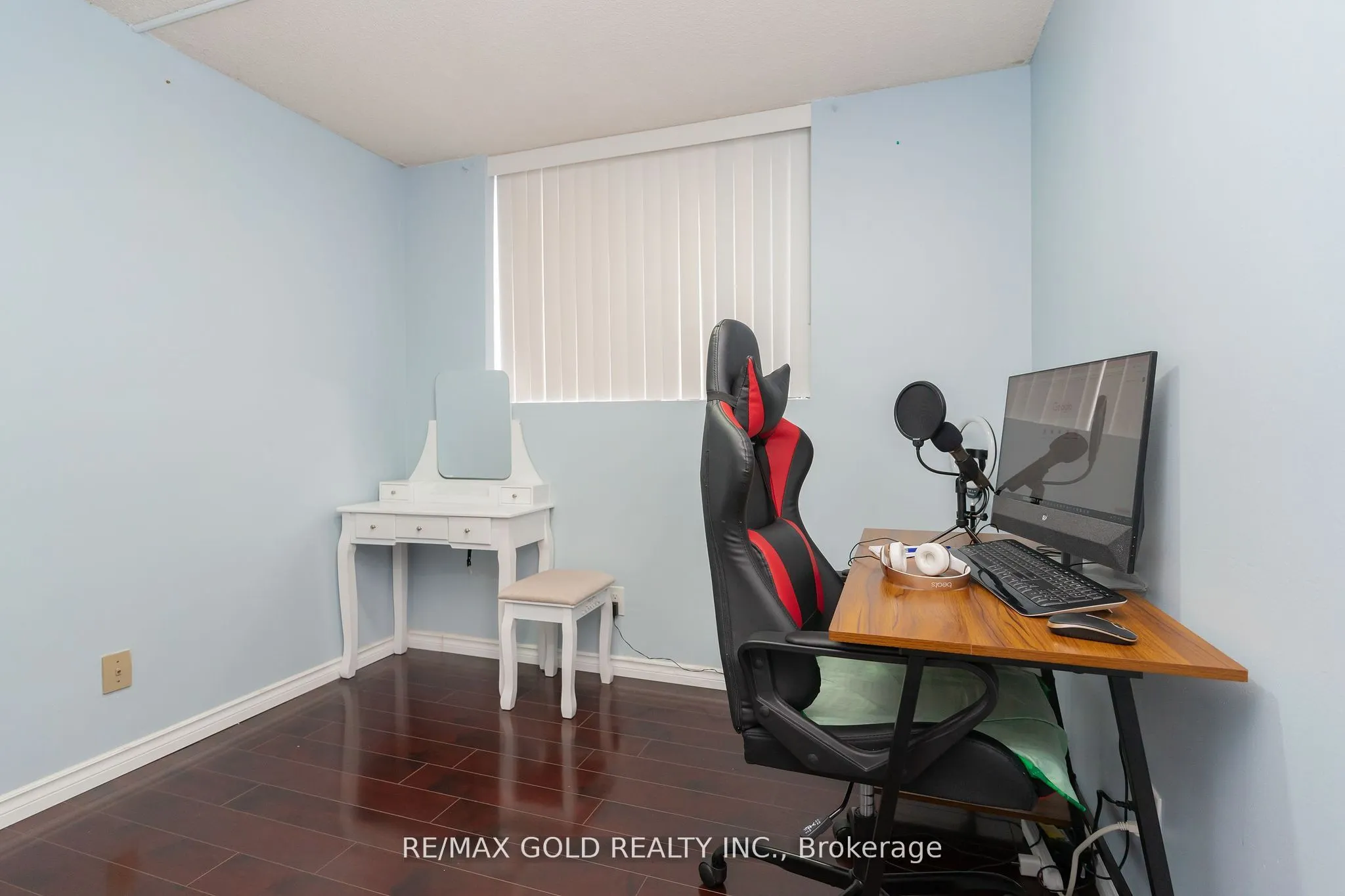 25 Agnes Street, #201