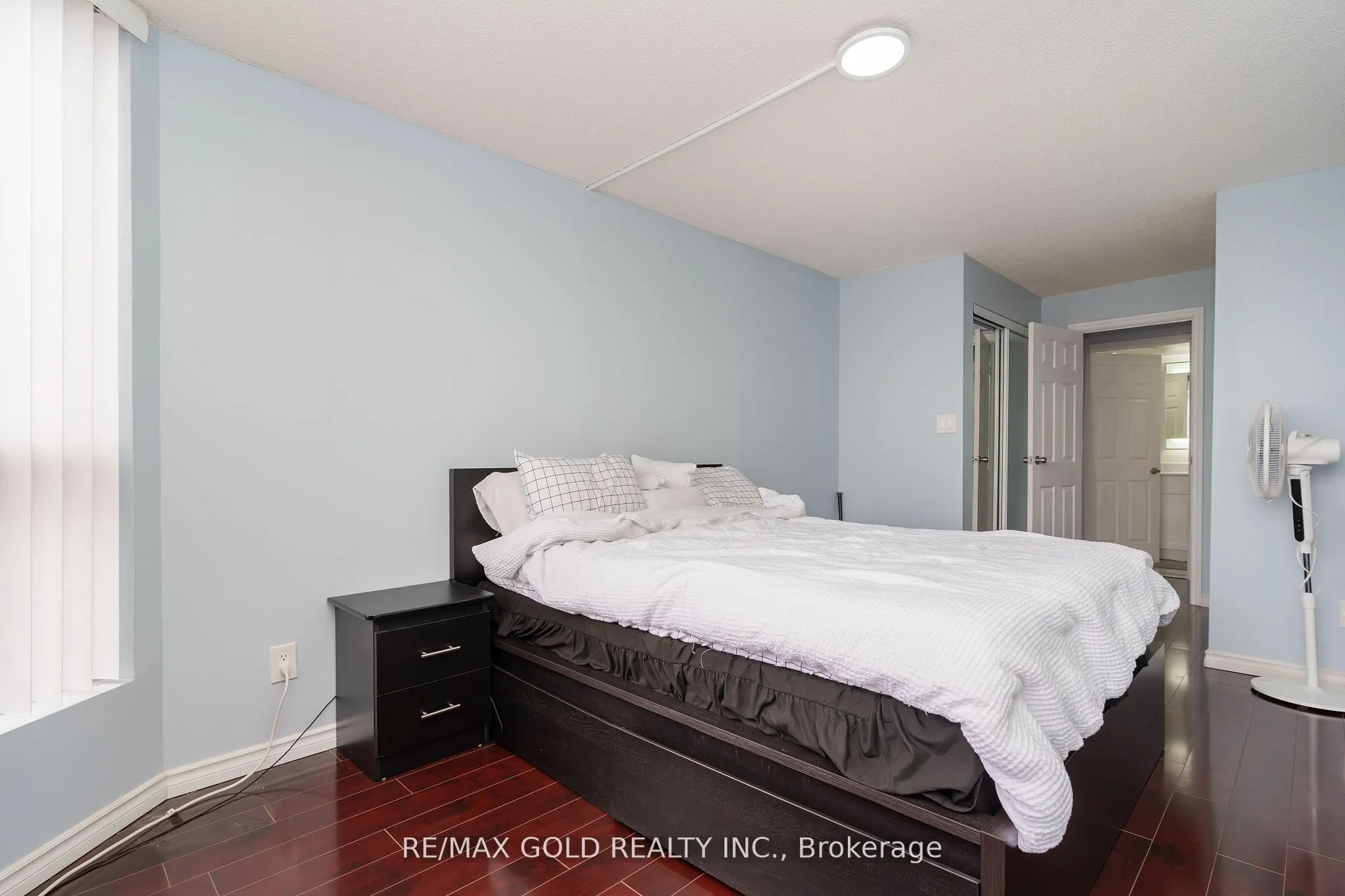25 Agnes Street, #201