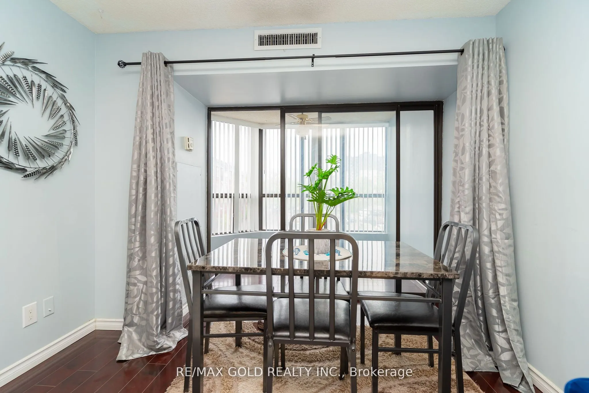 25 Agnes Street, #201