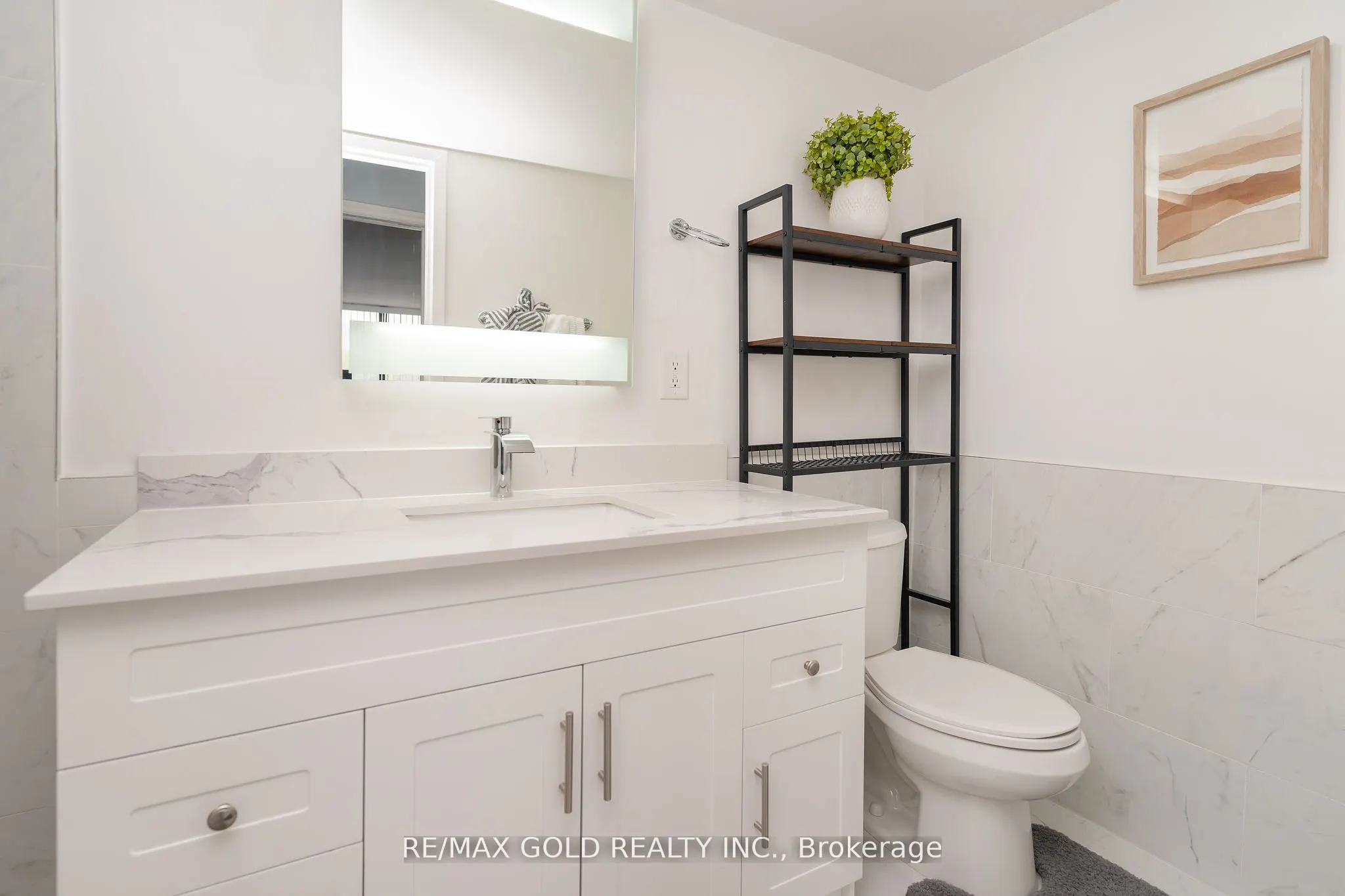 25 Agnes Street, #201
