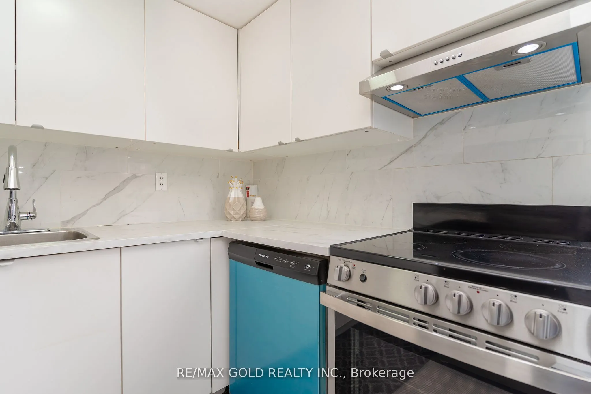 25 Agnes Street, #201