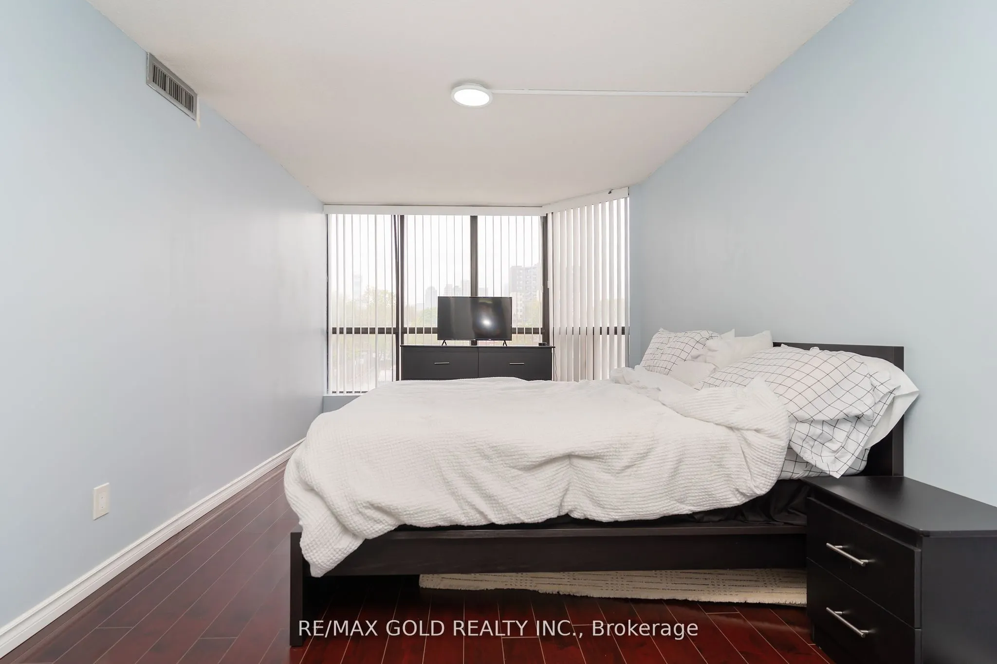 25 Agnes Street, #201