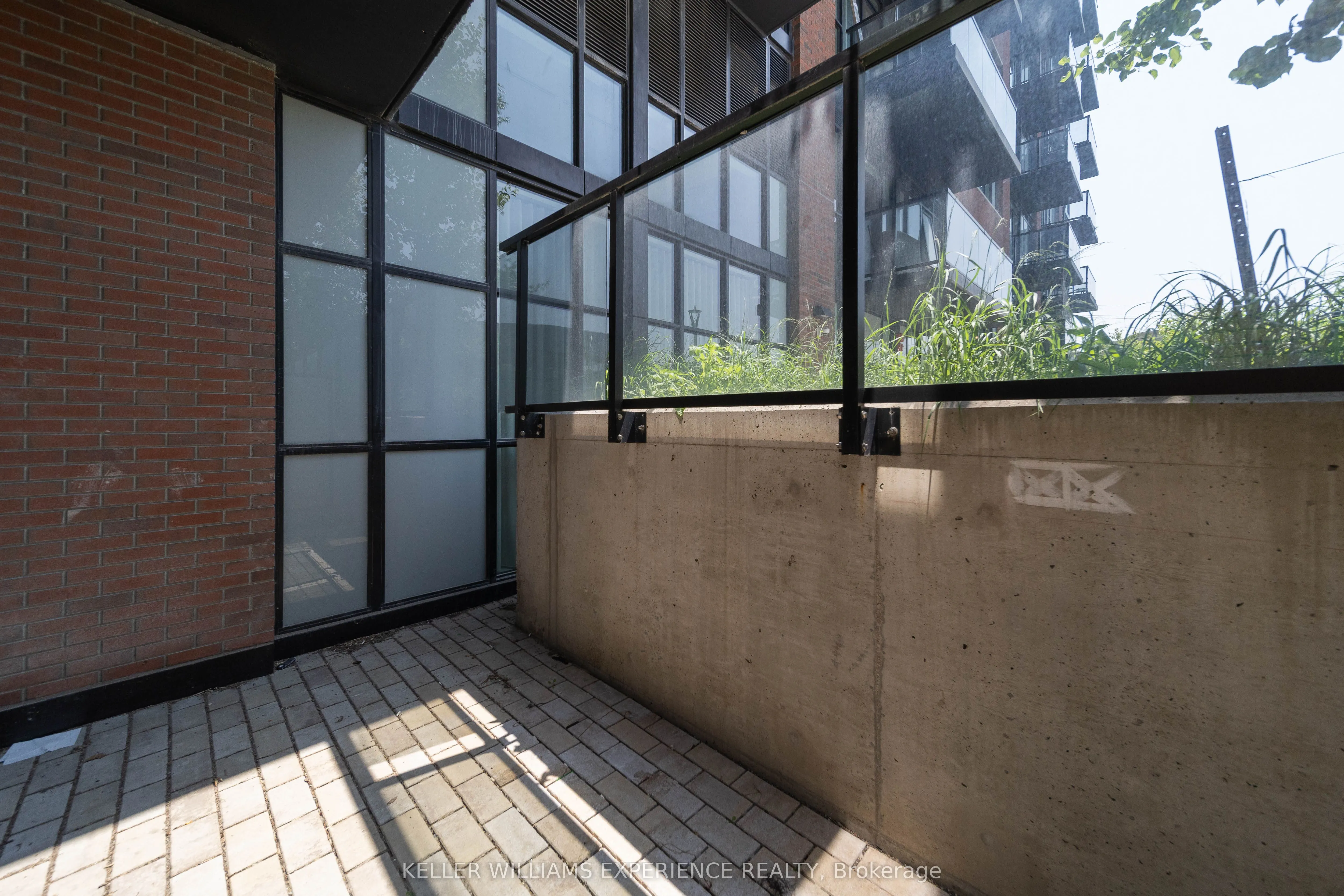 2300 St Clair Avenue W, #118