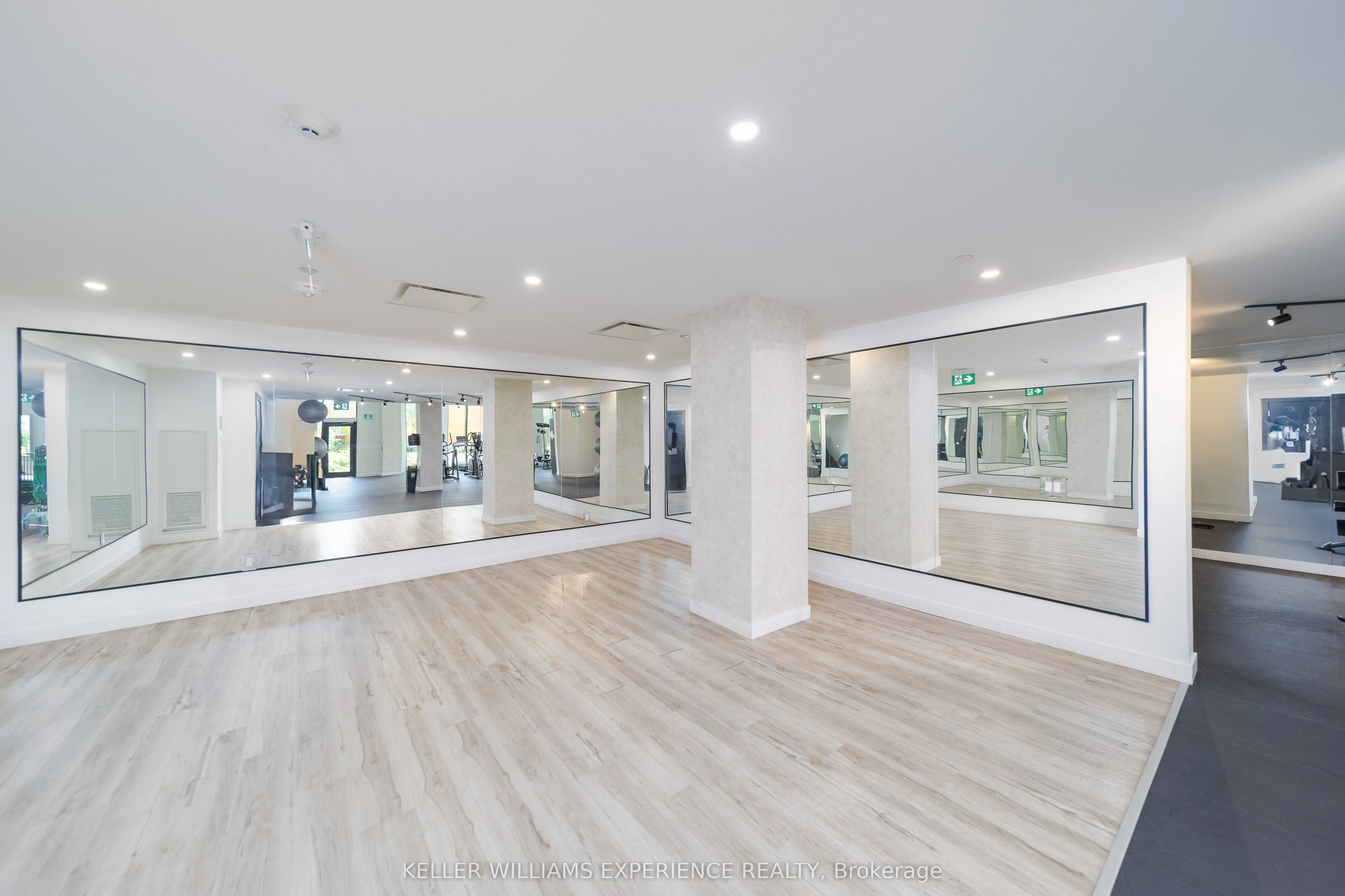 2300 St Clair Avenue W, #118