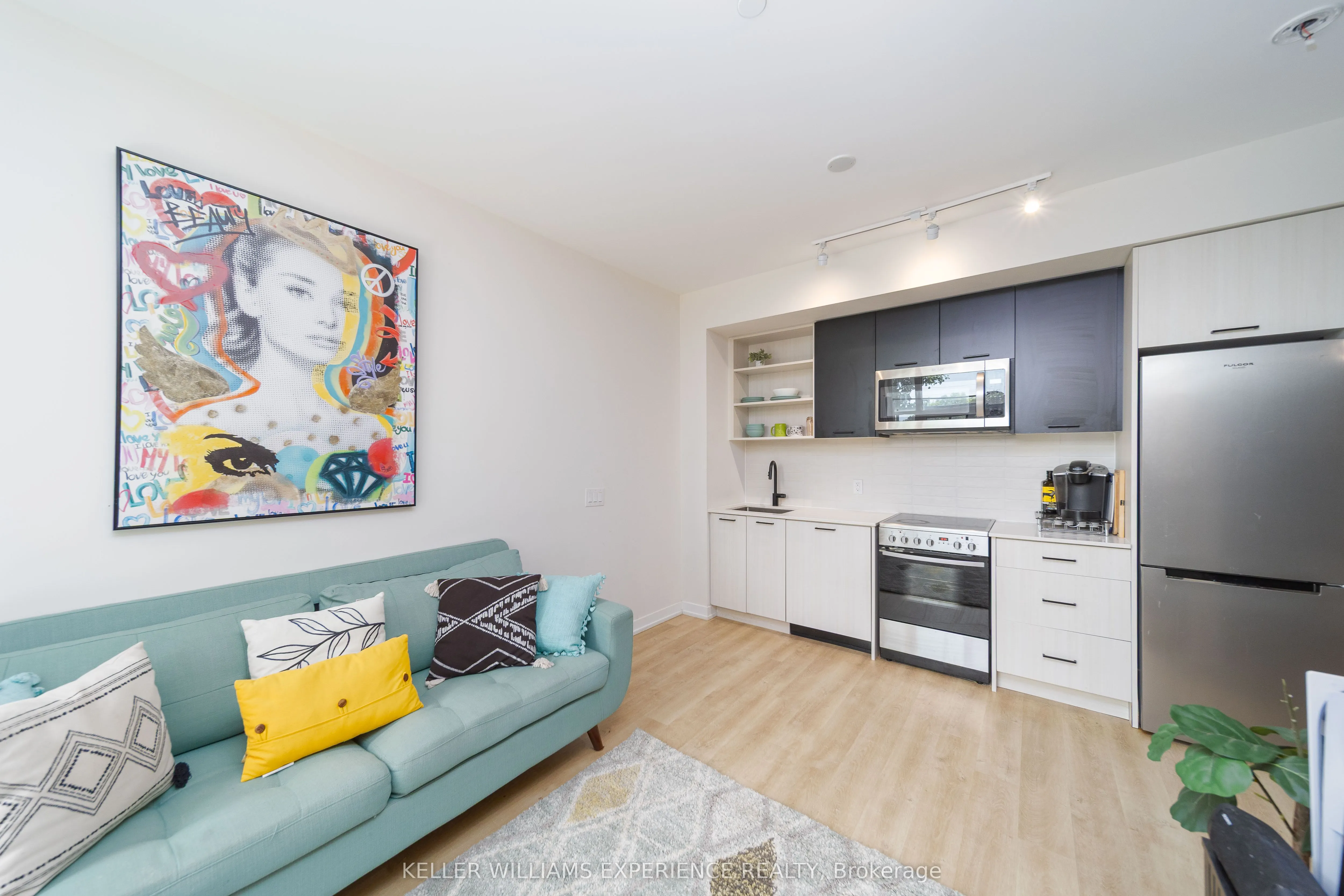 2300 St Clair Avenue W, #118