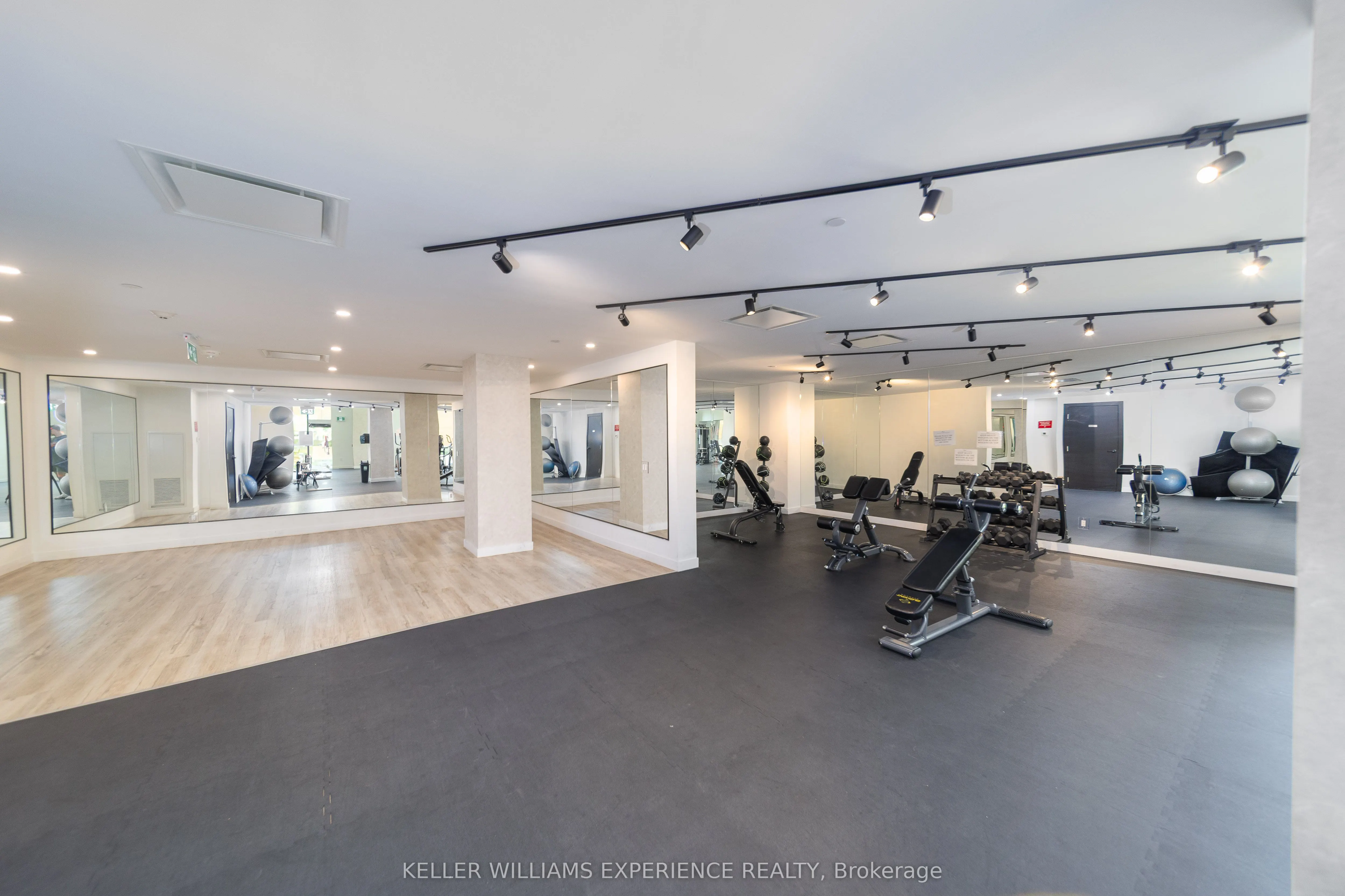 2300 St Clair Avenue W, #118