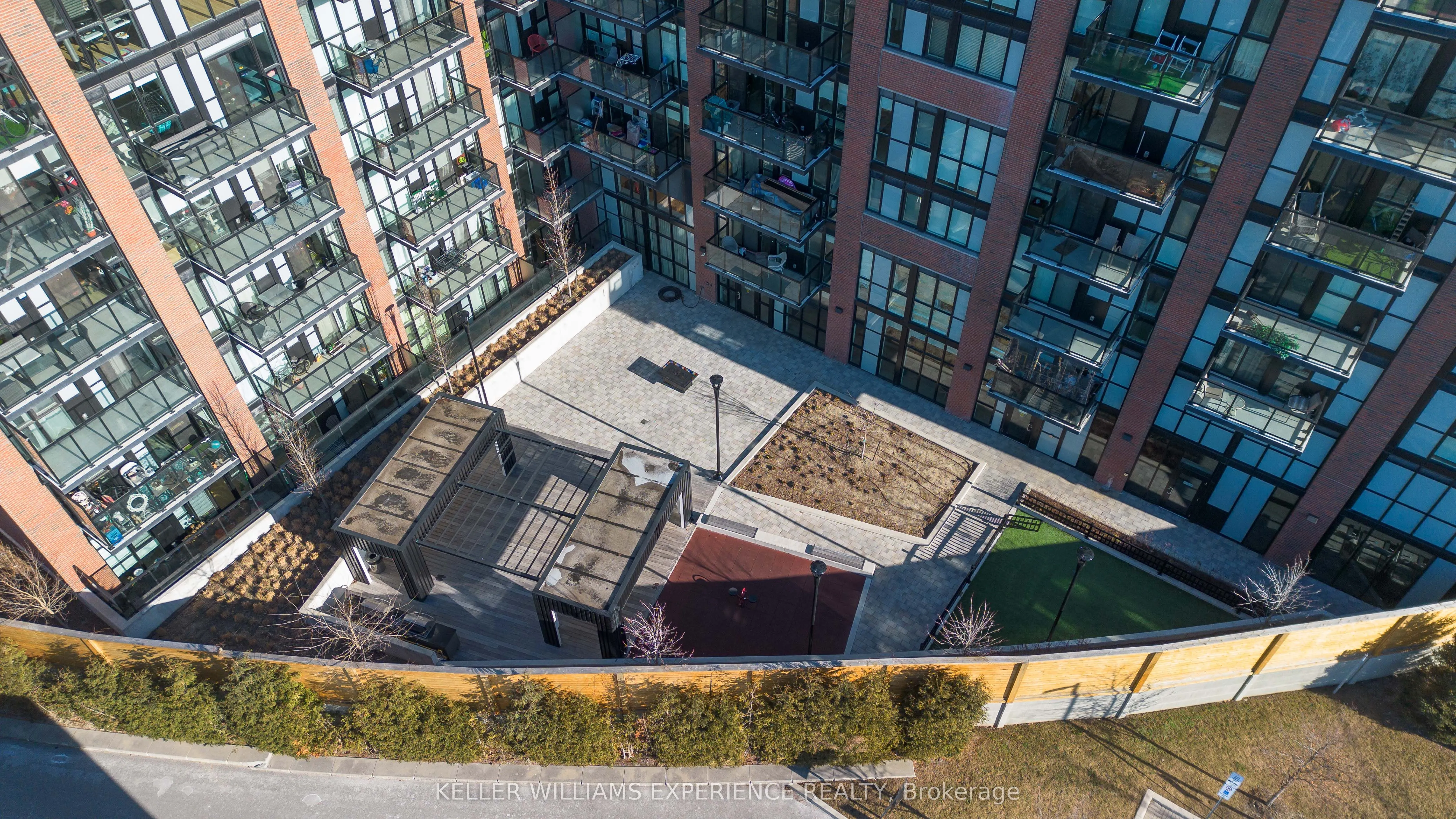 2300 St Clair Avenue W, #118