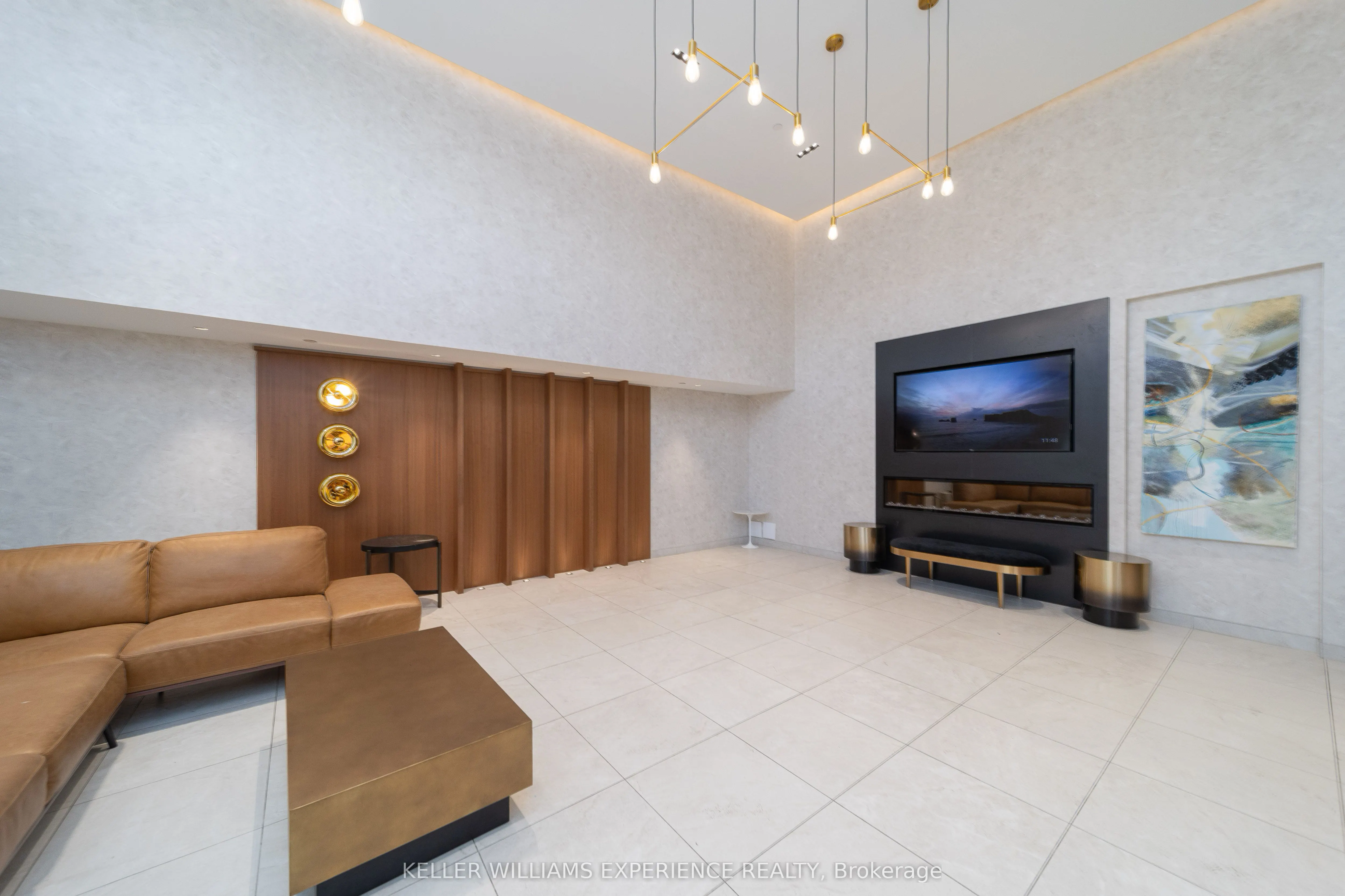2300 St Clair Avenue W, #118