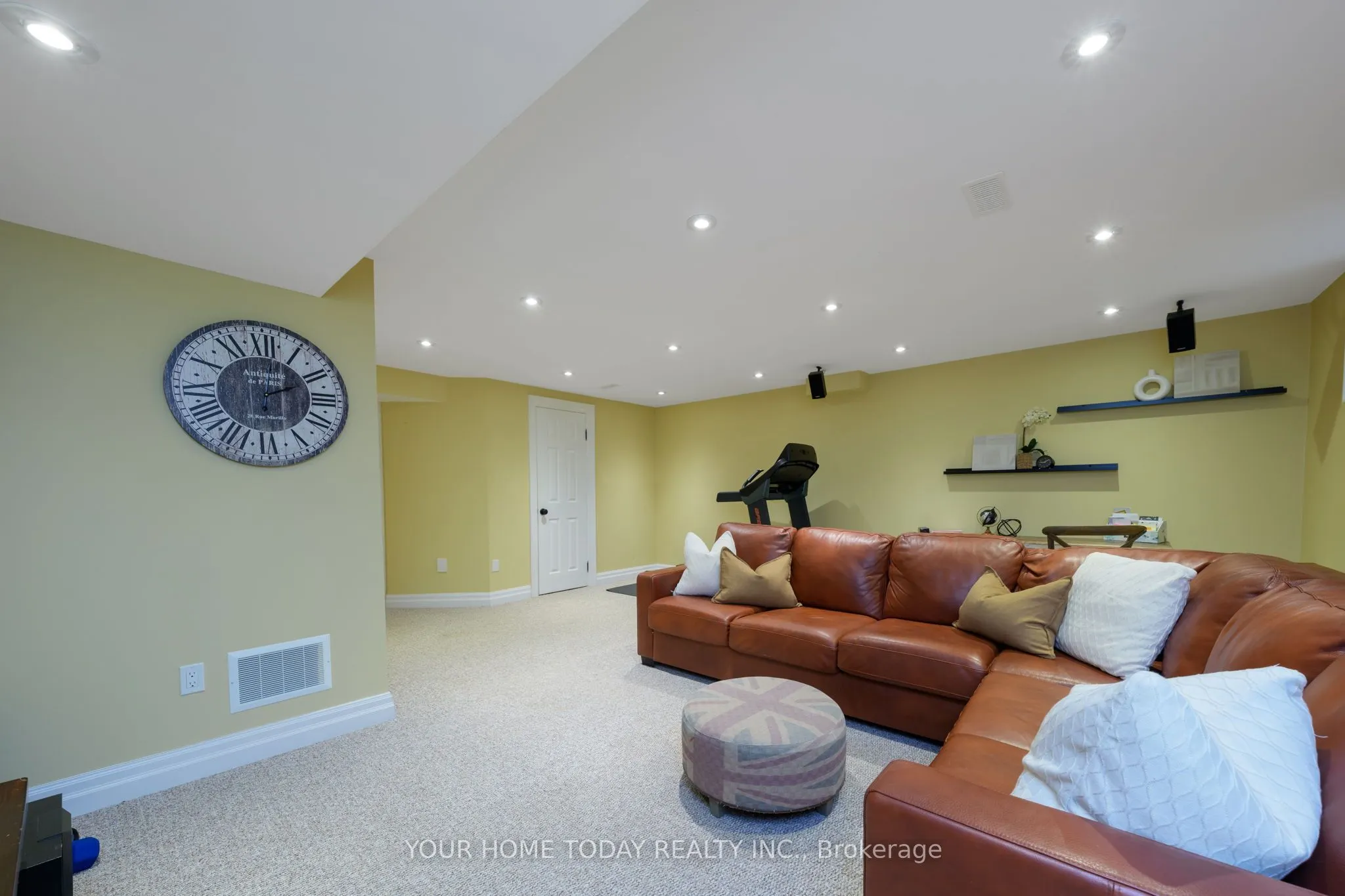 20 Chetholme Place