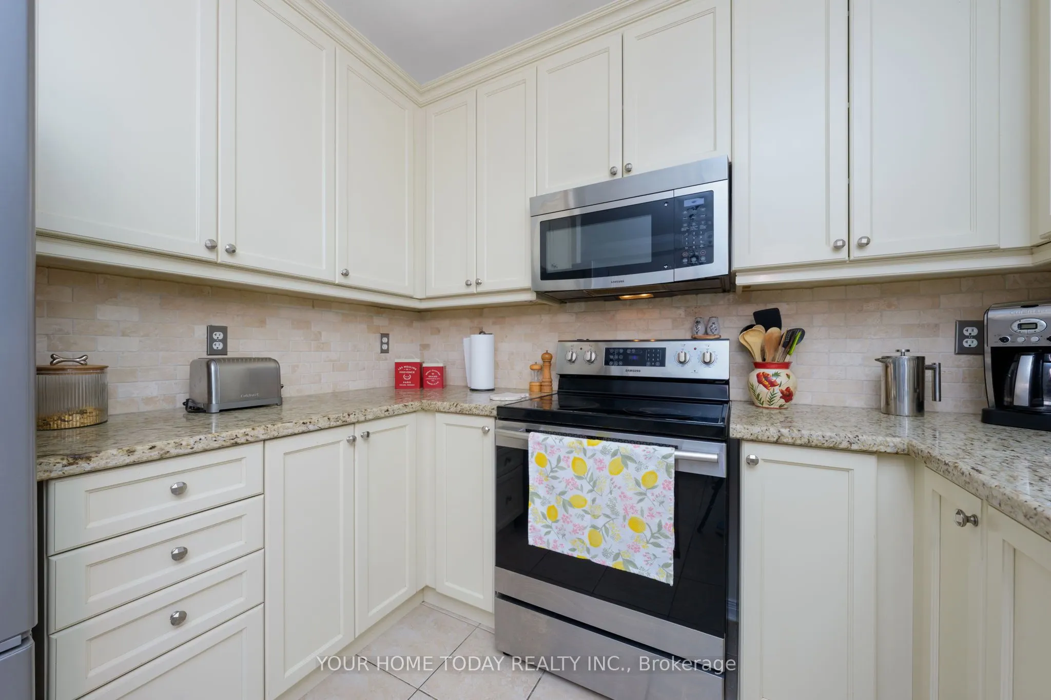 20 Chetholme Place