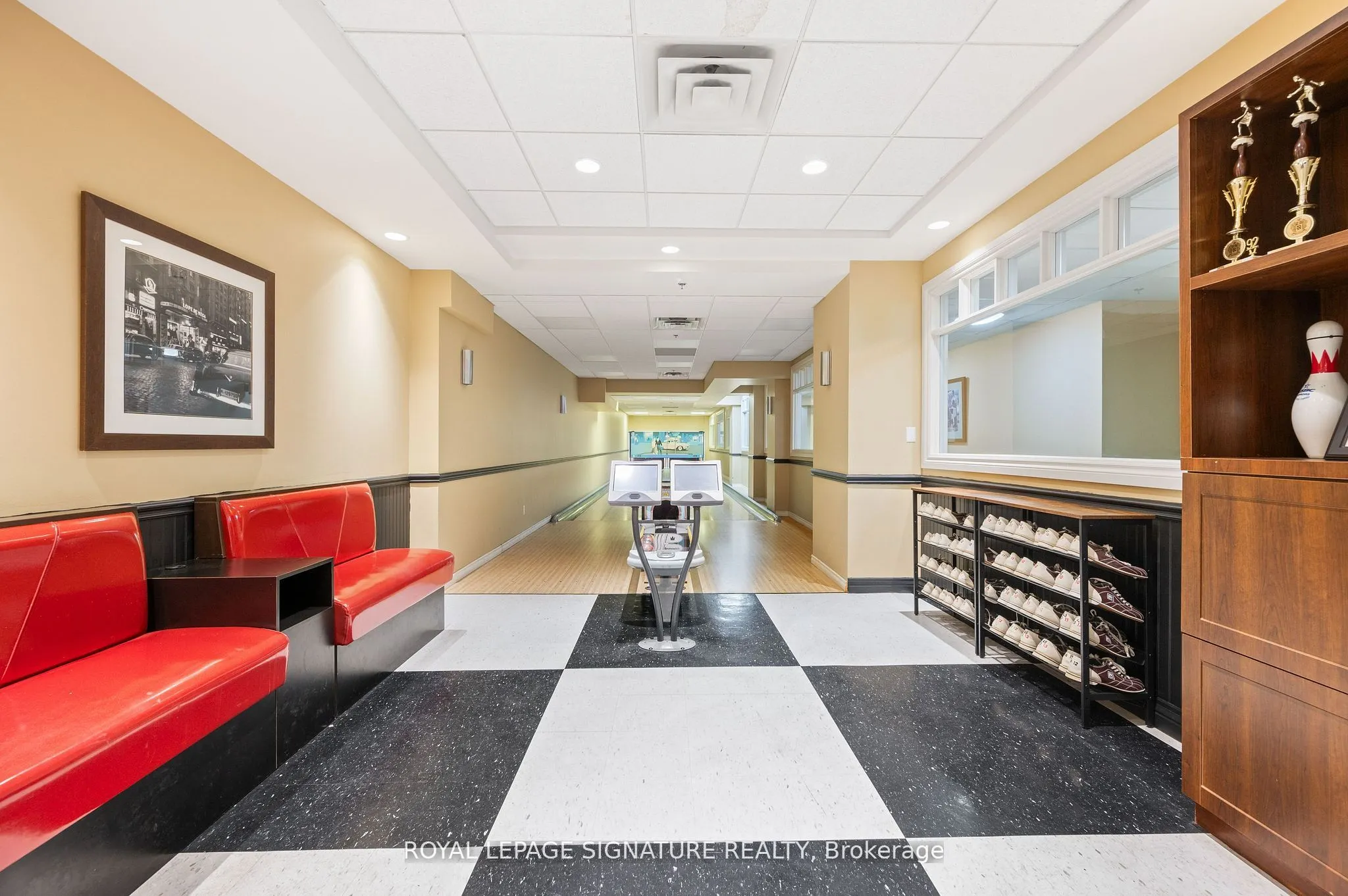 810 Scollard Court, #1003