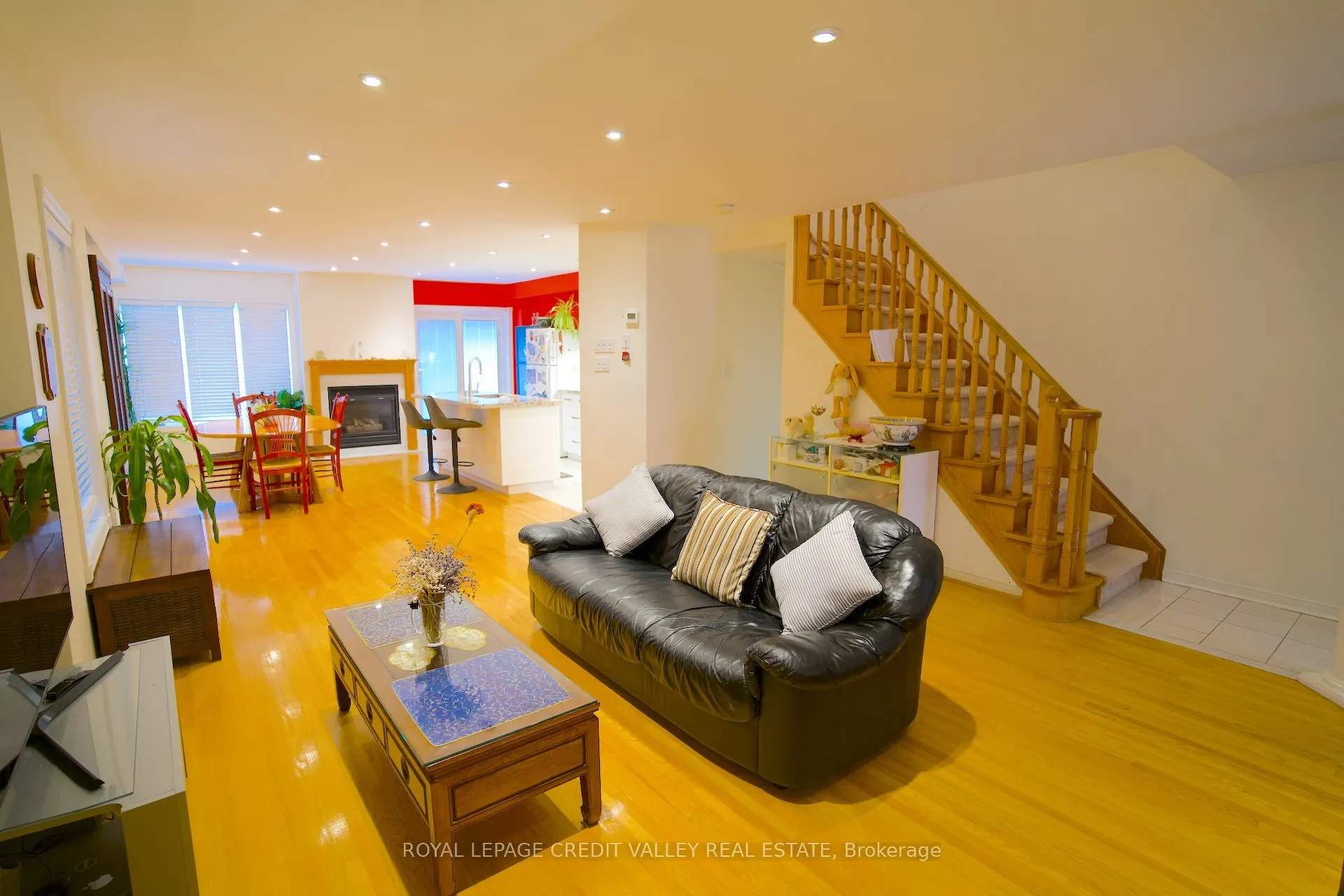 464 Dalmuir Mews