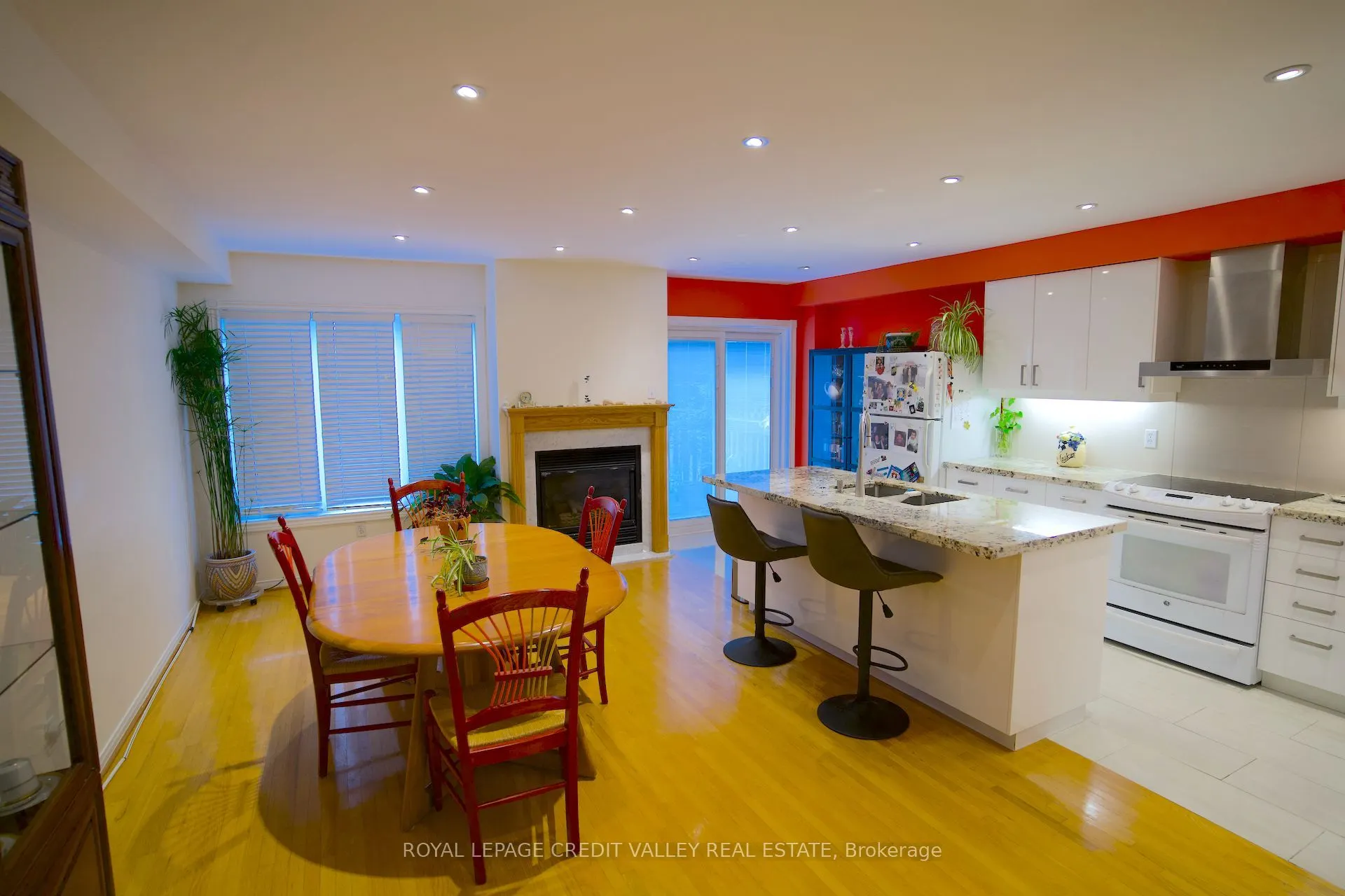 464 Dalmuir Mews